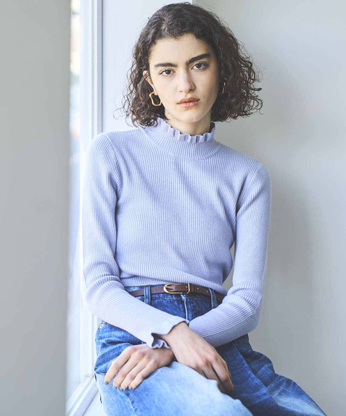 アンドクチュール「フリルネックリブプルオーバー」|ニット・セーター|サックス