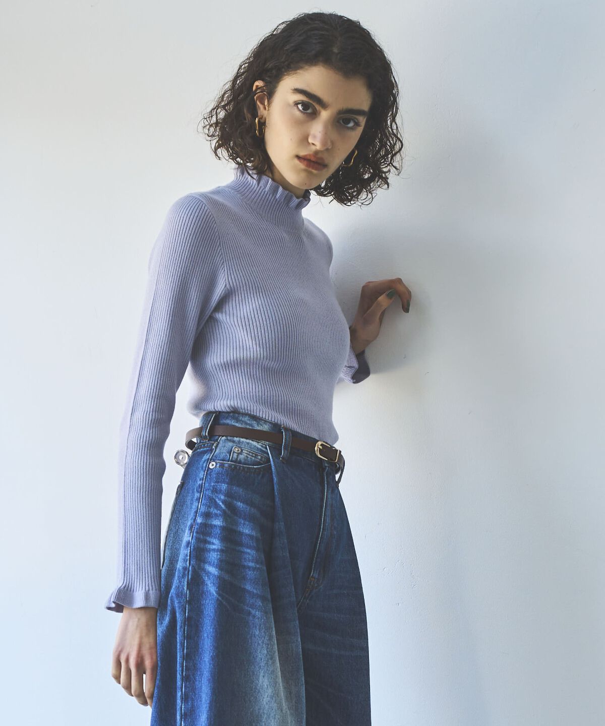 アンドクチュール「フリルネックリブプルオーバー」|ニット・セーター|