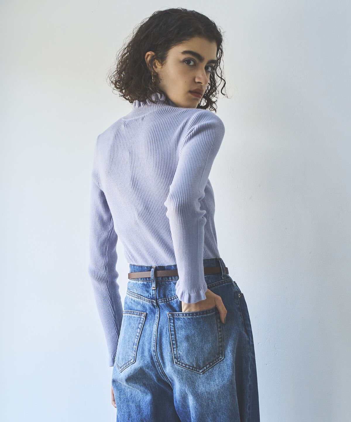 アンドクチュール「フリルネックリブプルオーバー」|ニット・セーター|