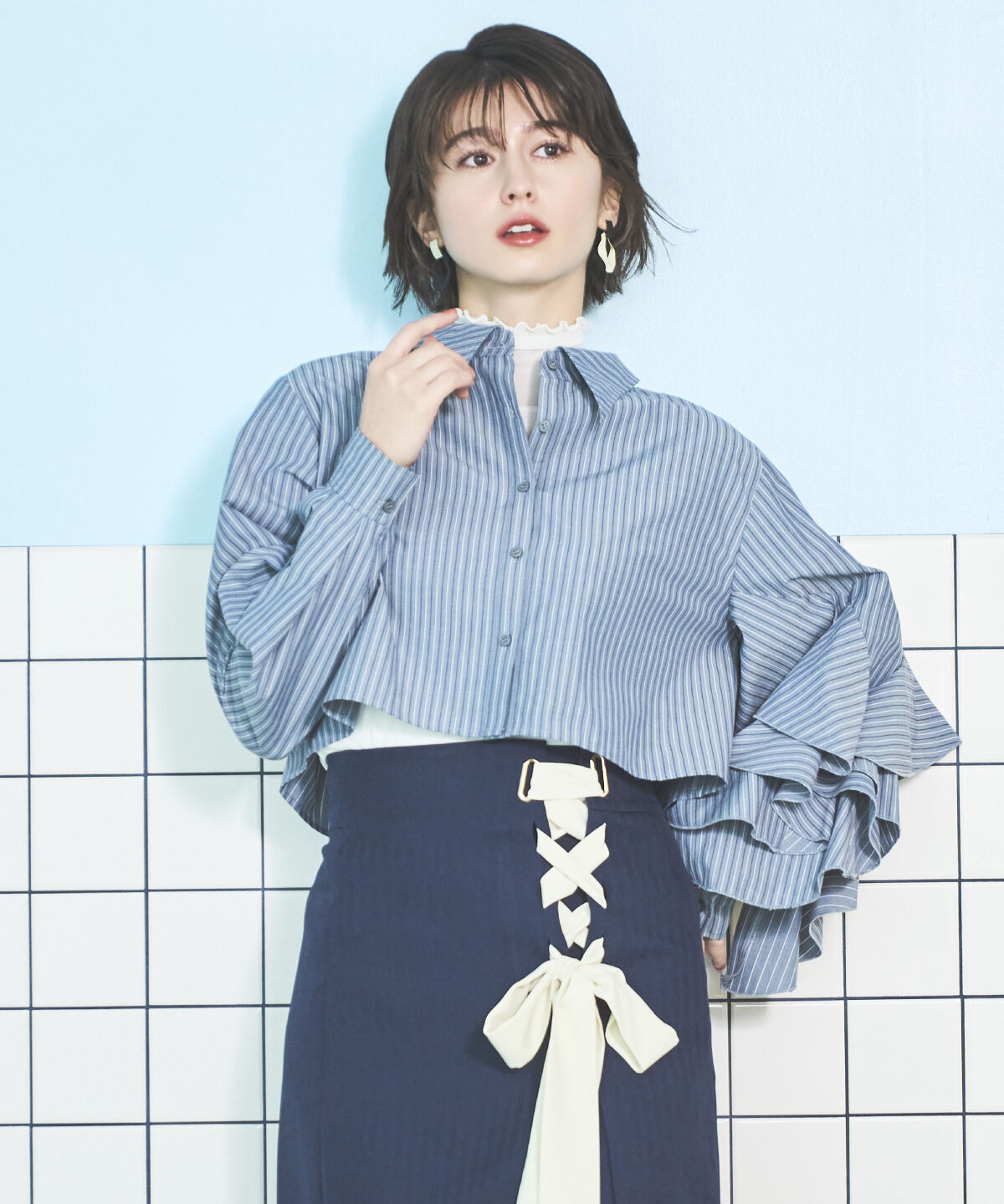 アンドクチュール「ストライプアシメフリルクロップドシャツ」|シャツ・ブラウス|Navy/borderｽﾄﾗｲﾌﾟ