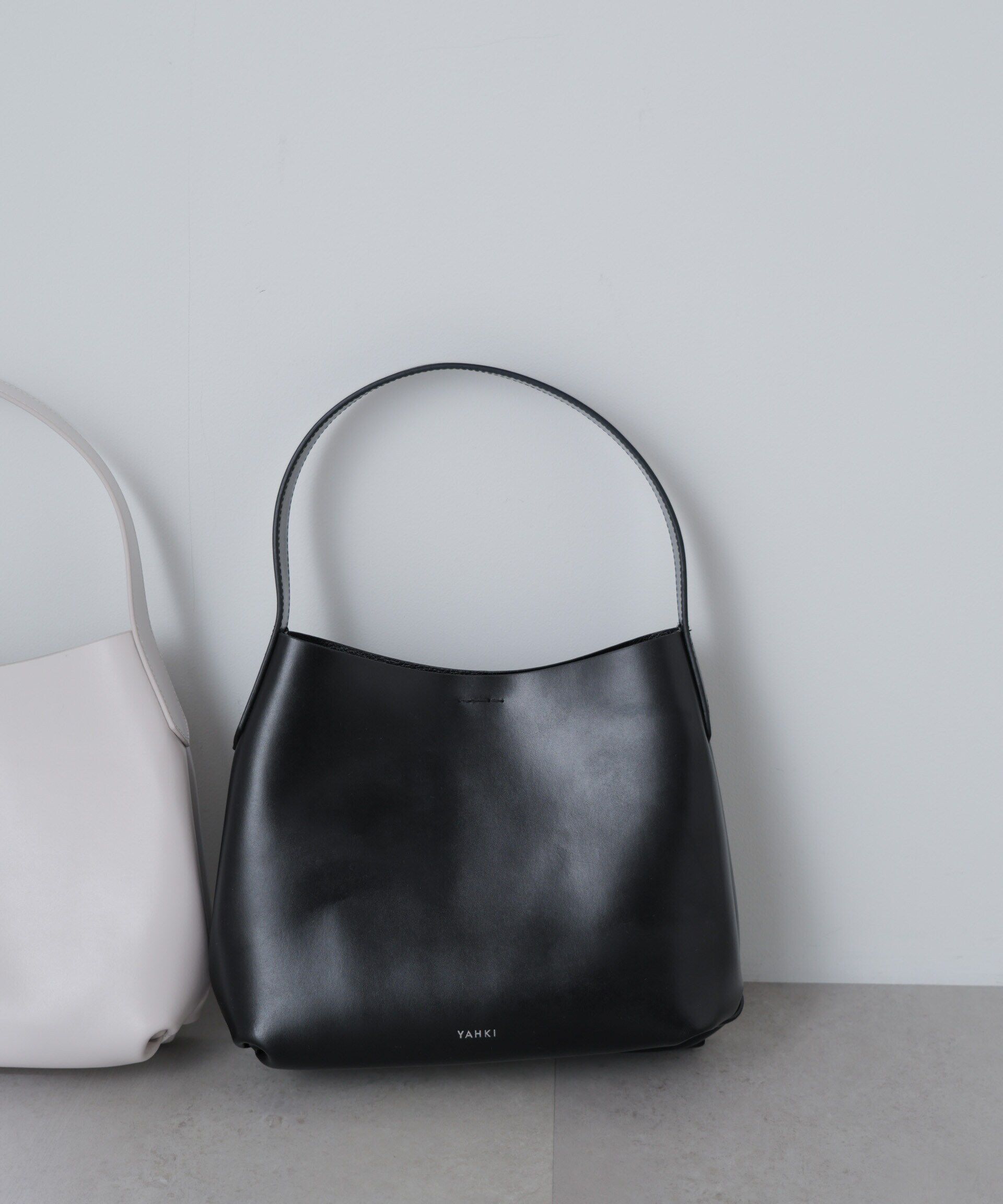 nano･universe「YAHKI/WFACE ワンショルダーバッグ」|ショルダー・メッセンジャー|ブラック