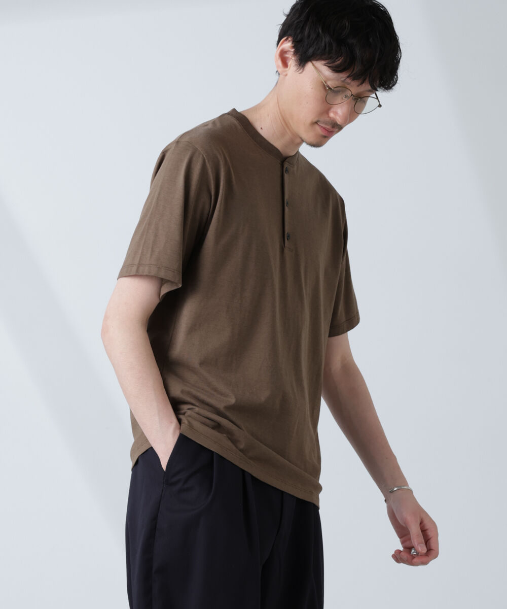 nano･universe「ソラーロライトストレッチヘンリーネックTシャツ（セットアップ可）」|Tシャツ・カットソー|カーキ