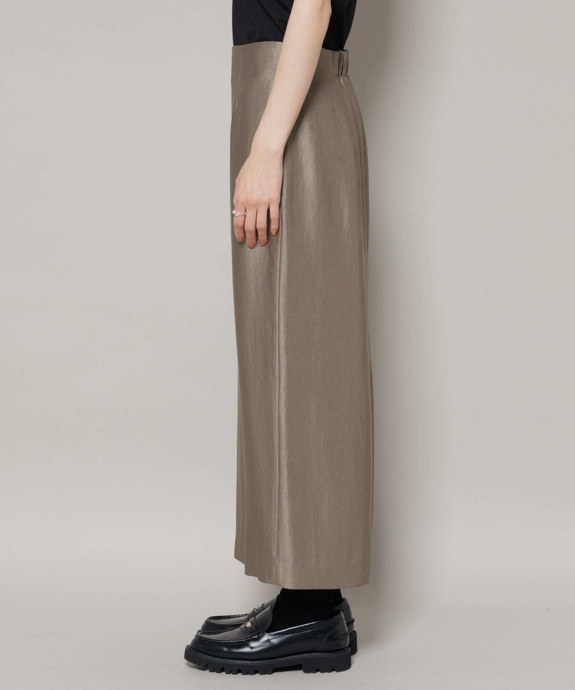 nano･universe「ブライトツイルサテンタイトスカート」|スカート|