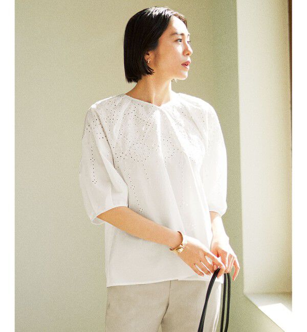 自由区「【カタログ掲載・洗える】エンブロイダリーローン ブラウス」|シャツ・ブラウス|オフ