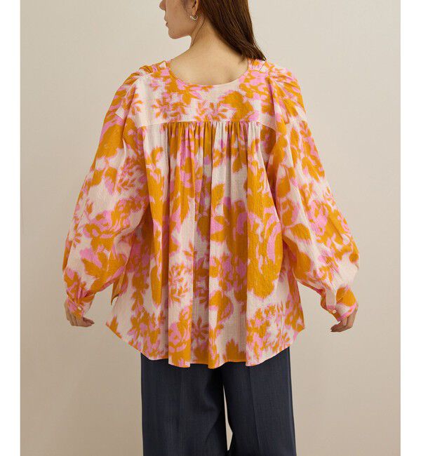 ROPE「【DEVEAUX（デヴォー）】別注ボカシフラワーボリュームスリーブブラウス/洗える」|シャツ・ブラウス|