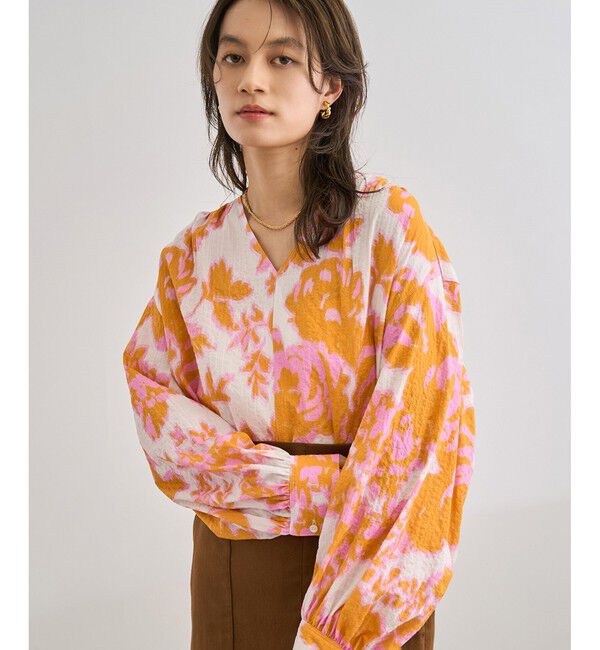 ROPE「【DEVEAUX（デヴォー）】別注ボカシフラワーボリュームスリーブブラウス/洗える」|シャツ・ブラウス|