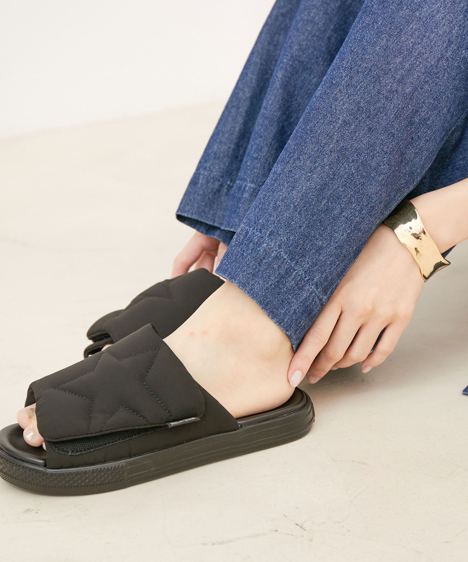 Juze「【WEB限定】【CONVERSE】ALL STAR PADDEDBELT SANDAL」|サンダル|