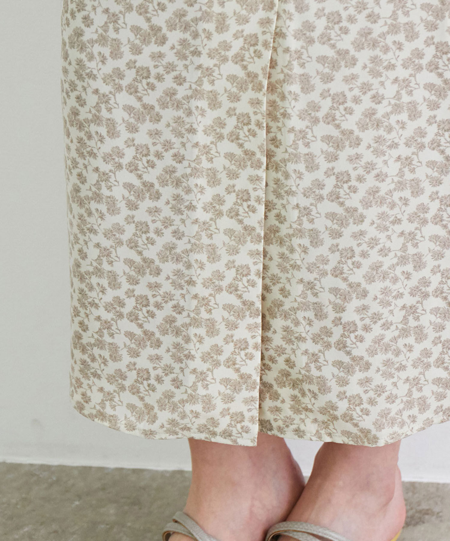 Rope&rsquo;Picnic「フラワープリントくるみ釦ラップスカート」|スカート|