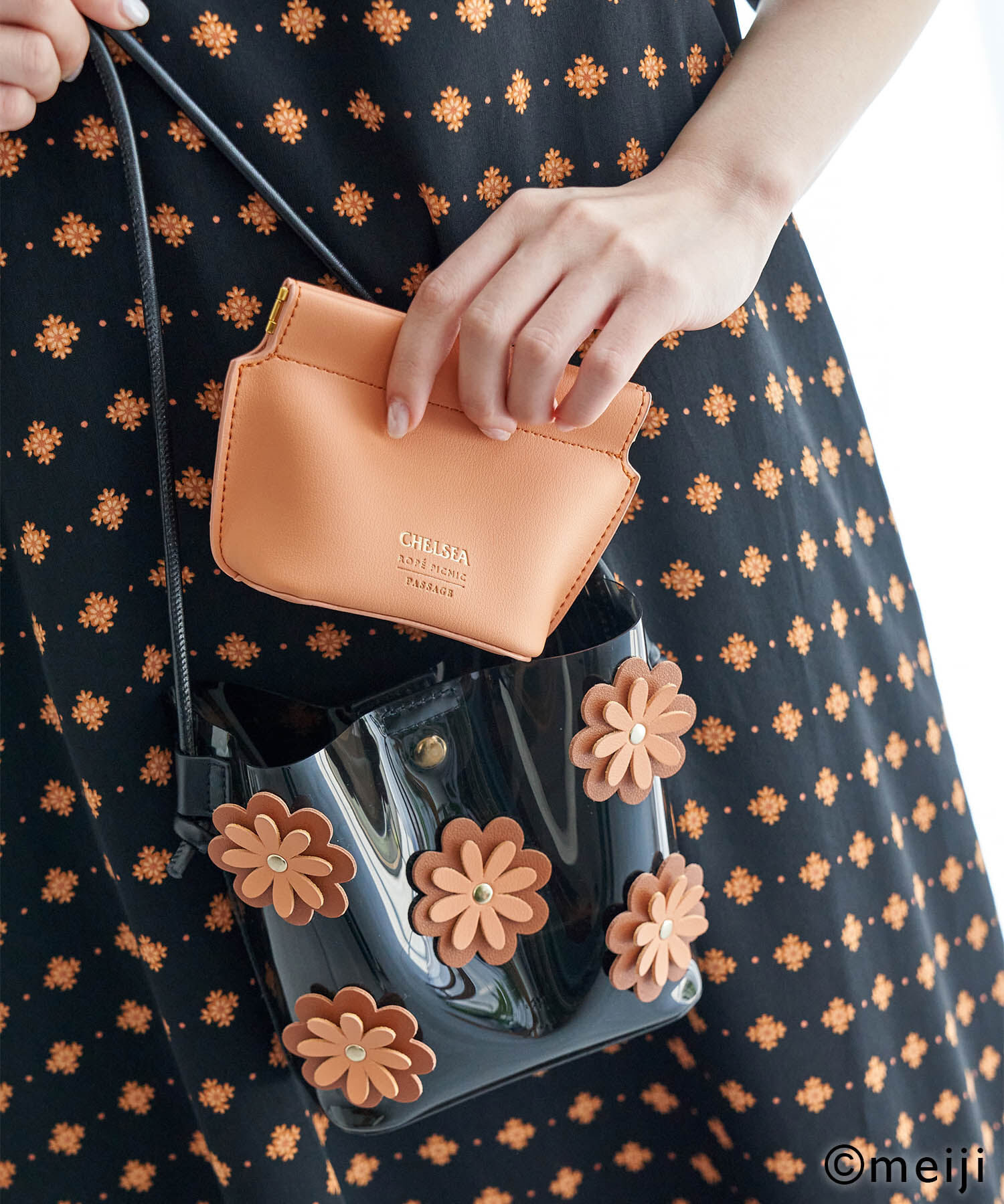 ROPE PICNIC PASSAGE「【CHELSEA&times;ROPE' PICNIC】ポーチ付きフラワークリアバッグ」|ショルダー・メッセンジャー|