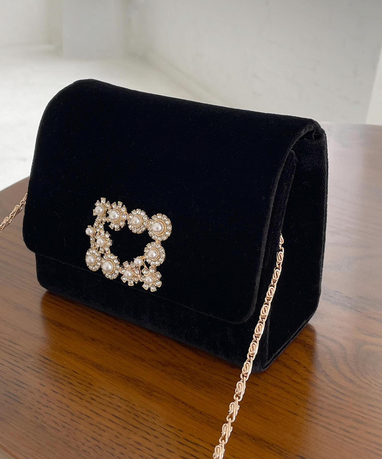 ROPE PICNIC PASSAGE「ビジューベロアクラッチ＆ショルダーバッグ」|ショルダー・メッセンジャー|ブラック(01)