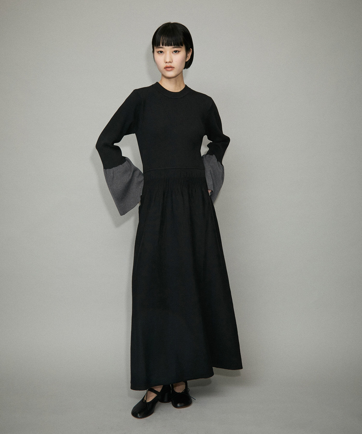 ADAM ET ROPE'「フレアカフスニットワンピース」|ワンピース|