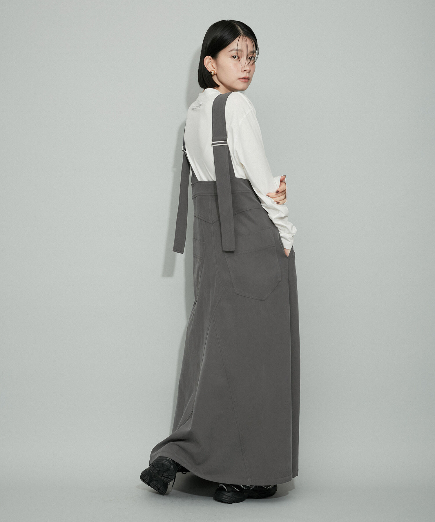 ADAM ET ROPE'「【WEB限定】バックルバックジャンパースカート」|ワンピース|チャコール(06)