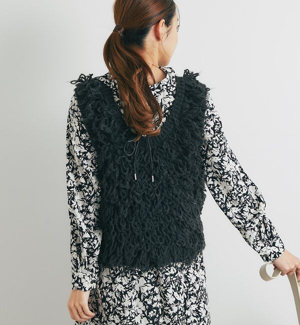  「《パッと目を惹く華やかコーデに》フリルニットベスト」|ニット・セーター|