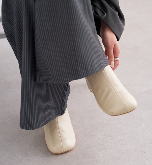  「ラウンドローファー」|その他|