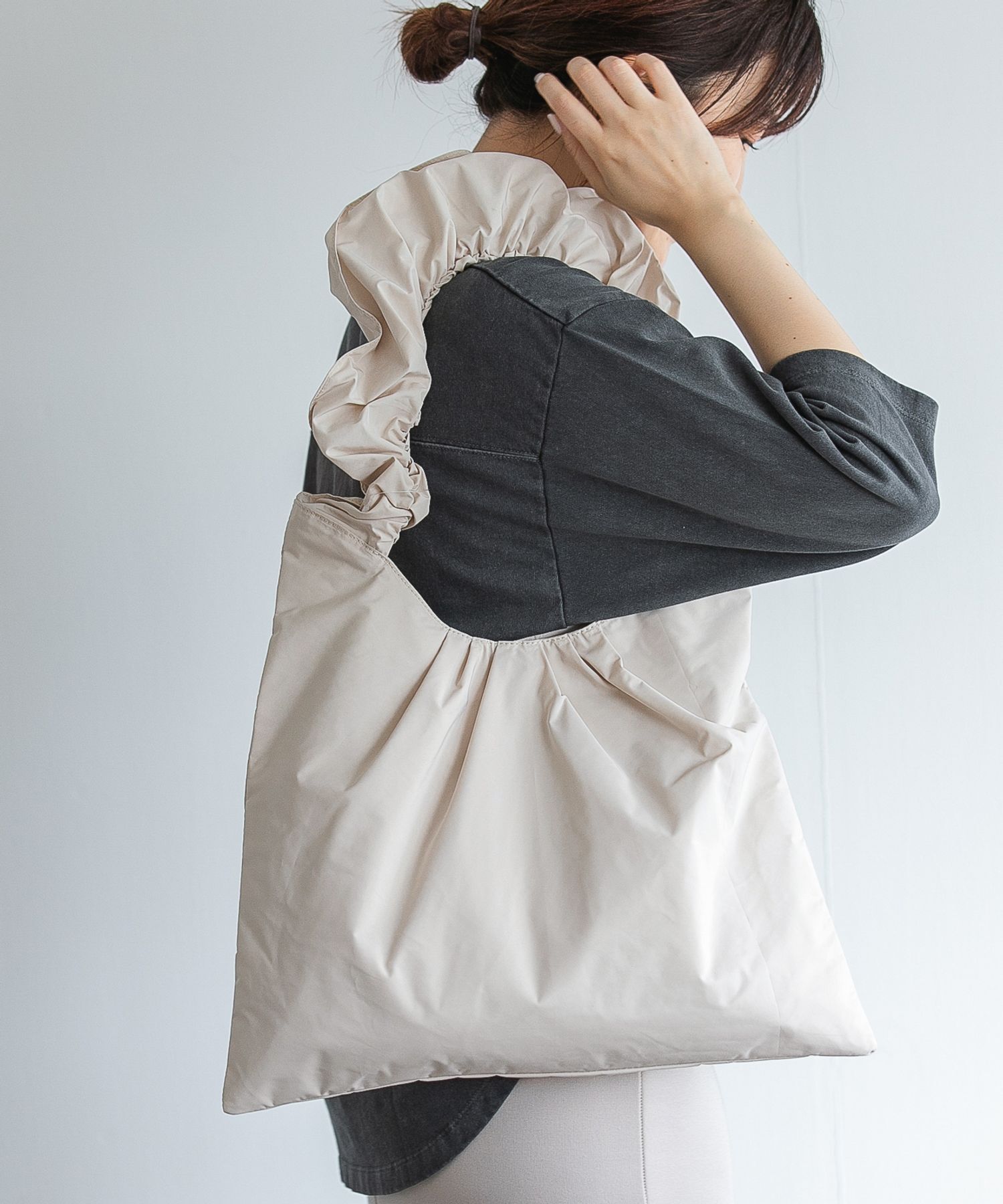 A part by 「フリルトートバッグ」|トートバッグ|ナチュラル