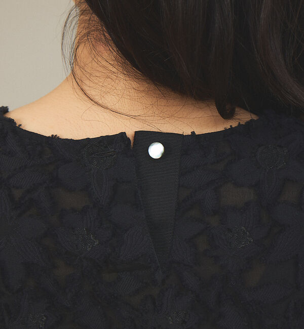 qualite「カットジャガードラッフルブラウス」|シャツ・ブラウス|