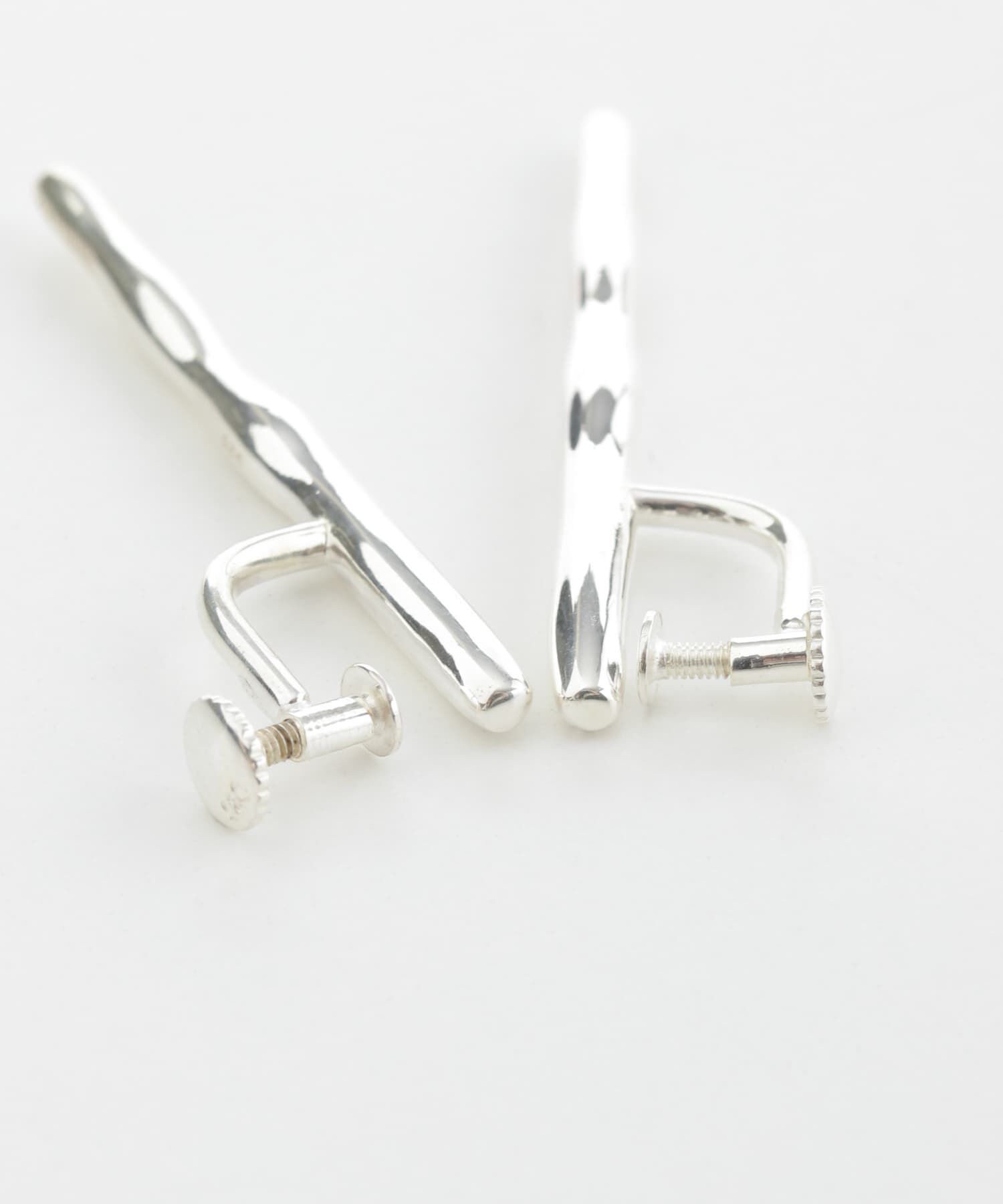 SMELLY「SMELLY so&rsquo;　long bar earring」|イヤリング|