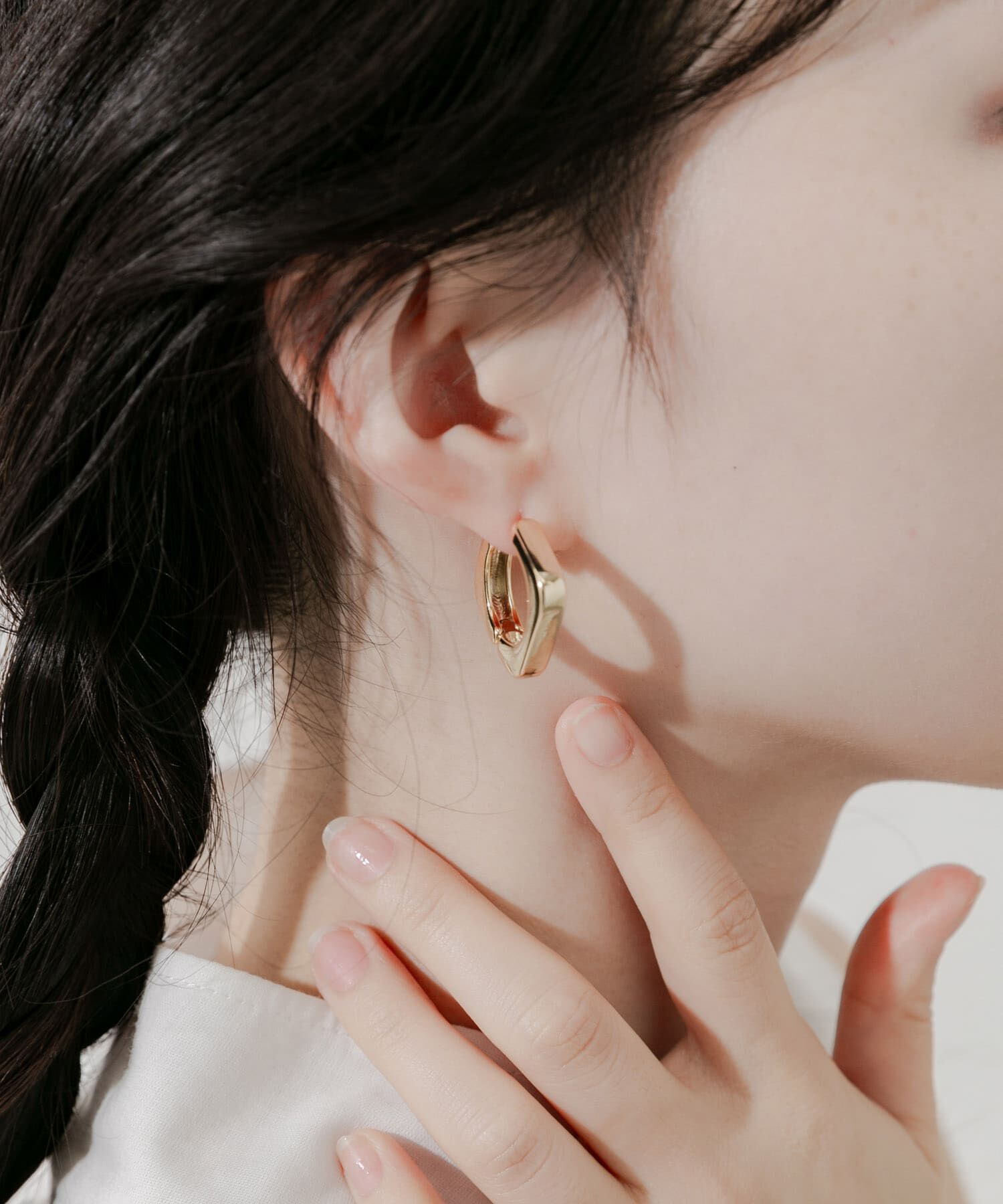 SMELLY「スクエアフープピアス」|ピアス|ゴールド