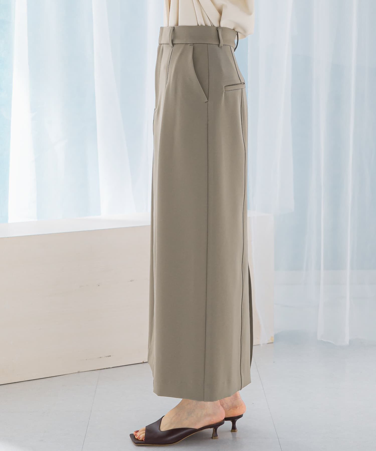 URBAN RESEARCH ROSSO「タックストレートスカート」|スカート|