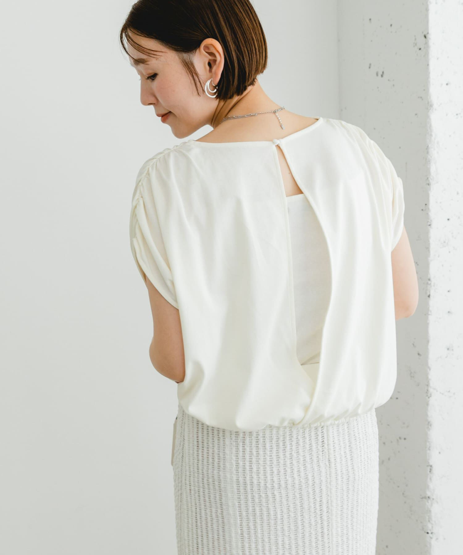 URBAN RESEARCH ROSSO「『UR TECH』F by ROSSO　UVCUTバックオープンクロップドTシャツ」|Tシャツ・カットソー|