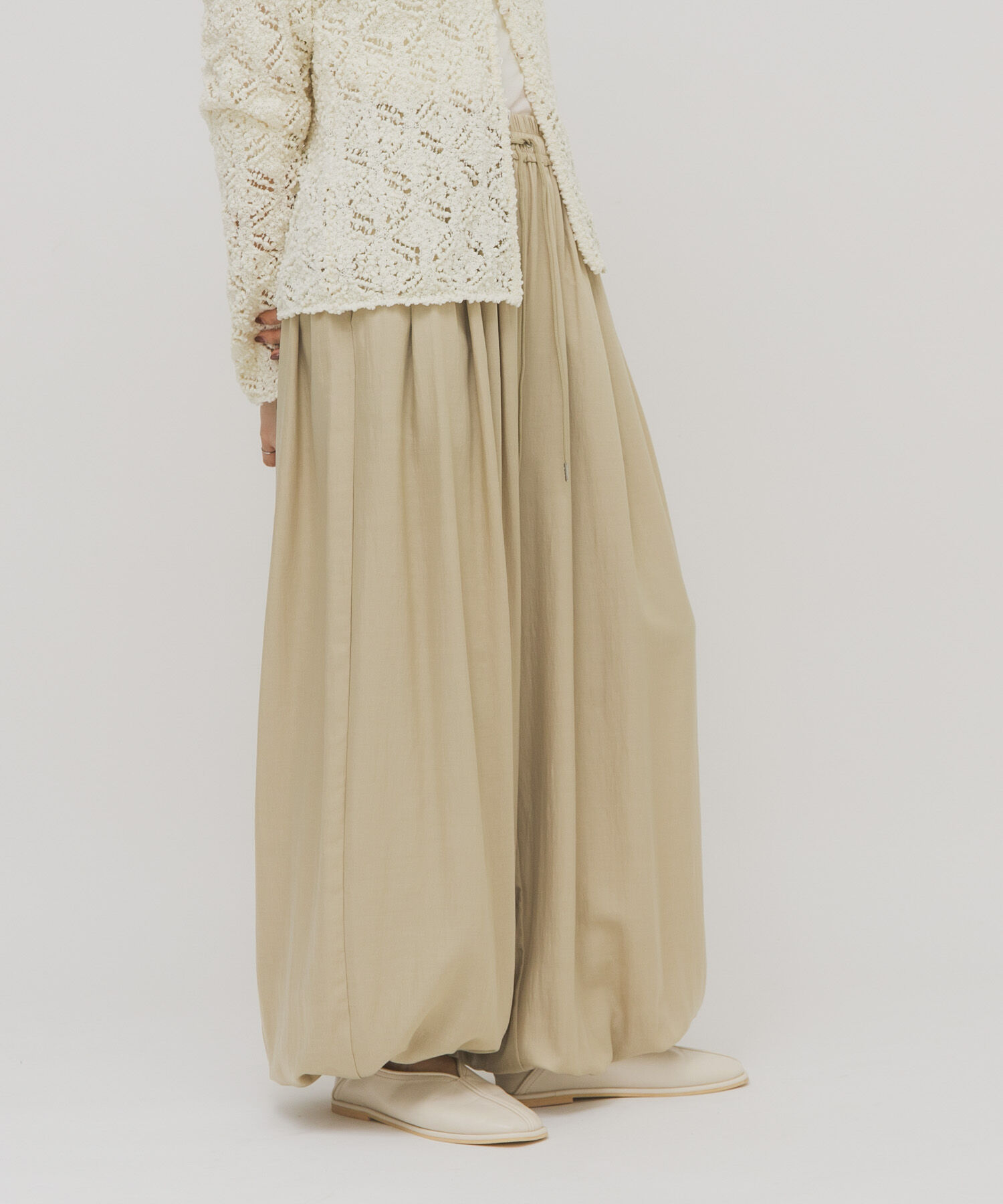  「サテンバルーンパンツ」|その他|ベージュ