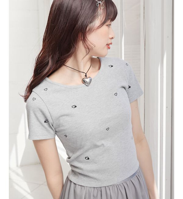 MAJESTICLEGON「ロマンティックエンブロイダリーTシャツ」|Tシャツ・カットソー|