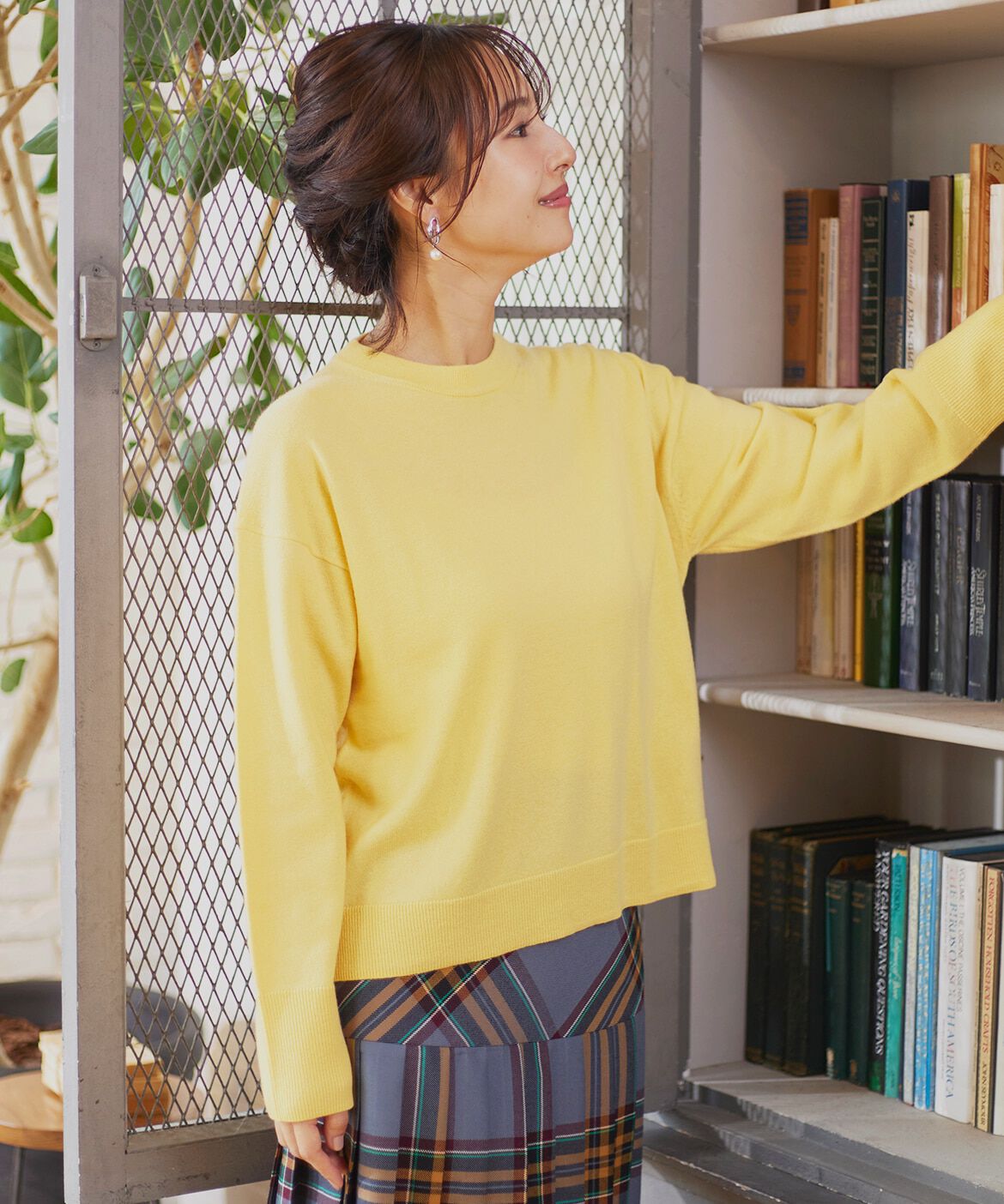 INED「ウール100％クルーネックニット」|ニット・セーター|イエロー