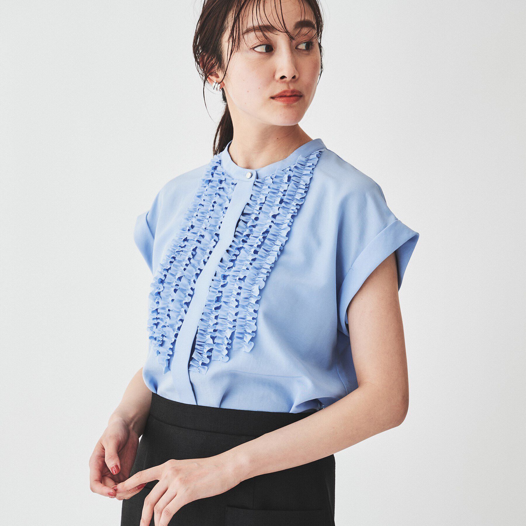UNTITLED「【華やか／夏ブラウス】半袖フリルブラウス」|シャツ・ブラウス|サックスブルー(09