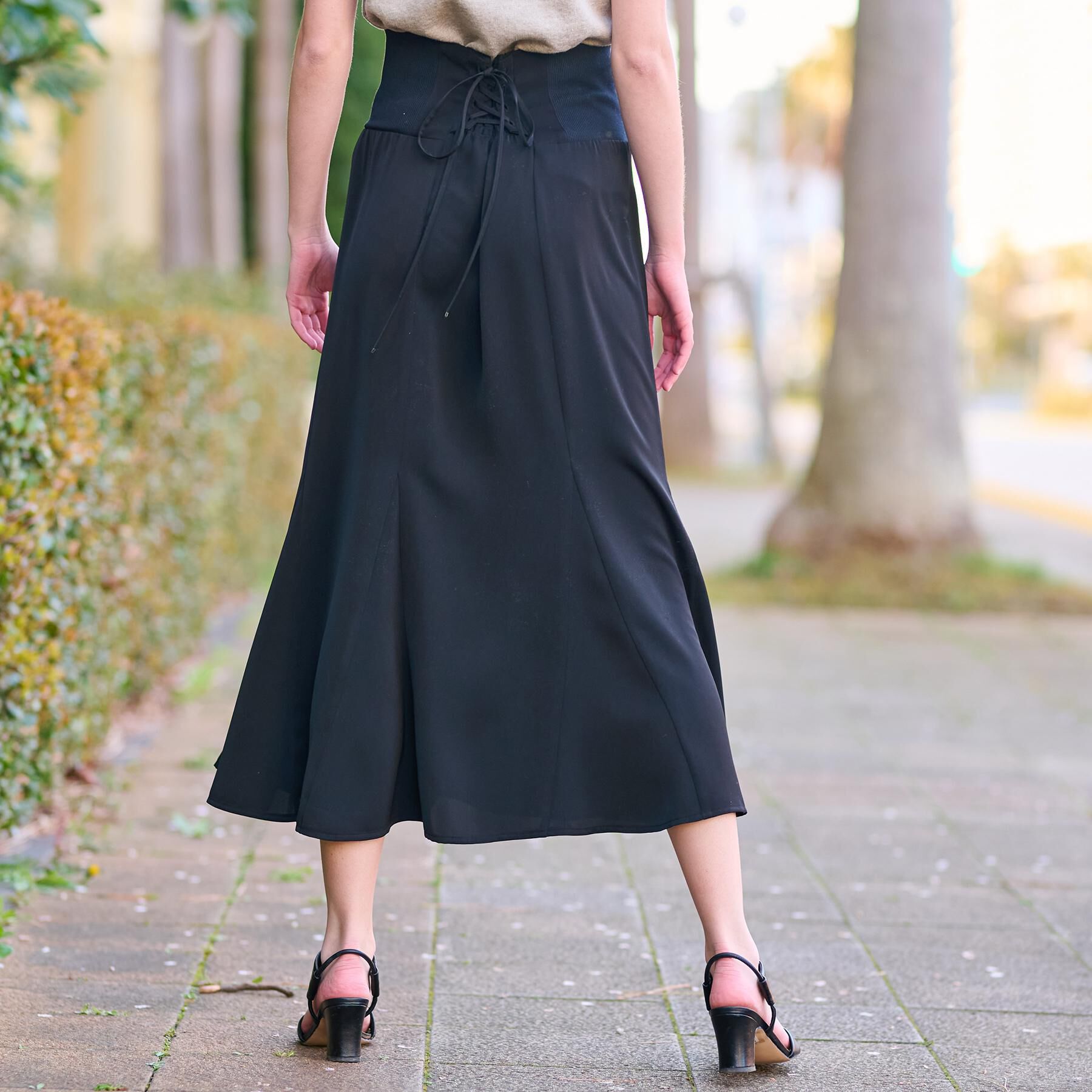 DRESSTERIOR「【大人百花春号掲載 モデル美香さん着用】バックストラップマーメイドスカート」|スカート|