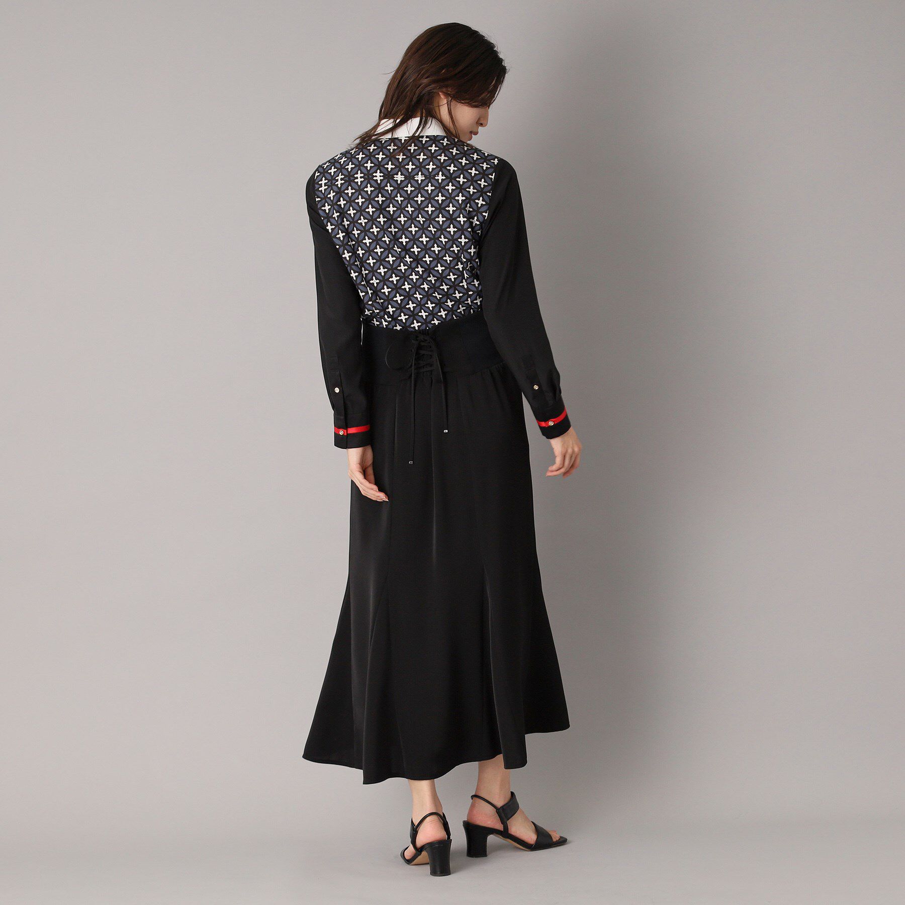 DRESSTERIOR「【大人百花春号掲載 モデル美香さん着用】バックストラップマーメイドスカート」|スカート|