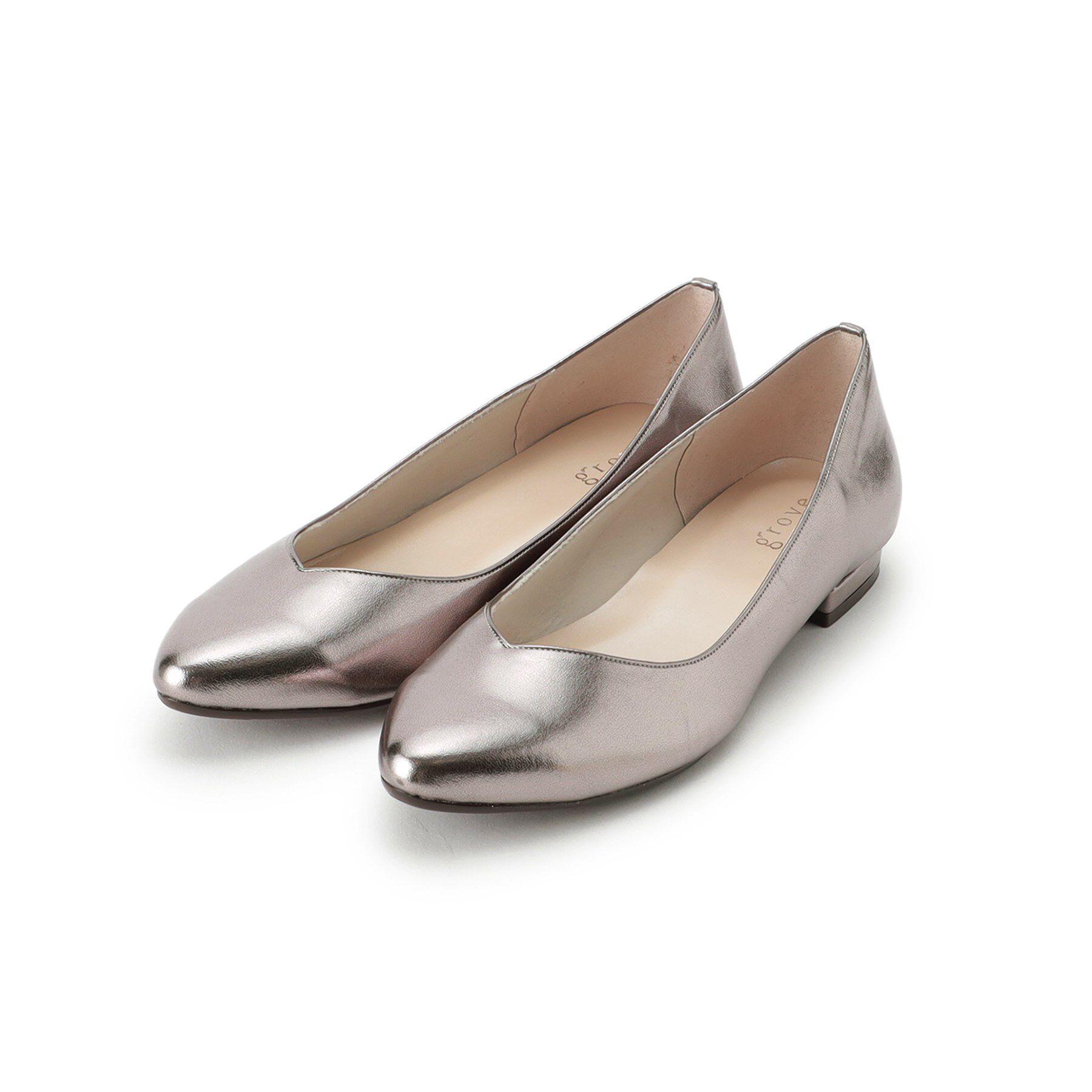 grove「【ふわっと心地よい足入れ】人気デザインが復活!やわここち（R）Vカットフラットパンプス」|パンプス|