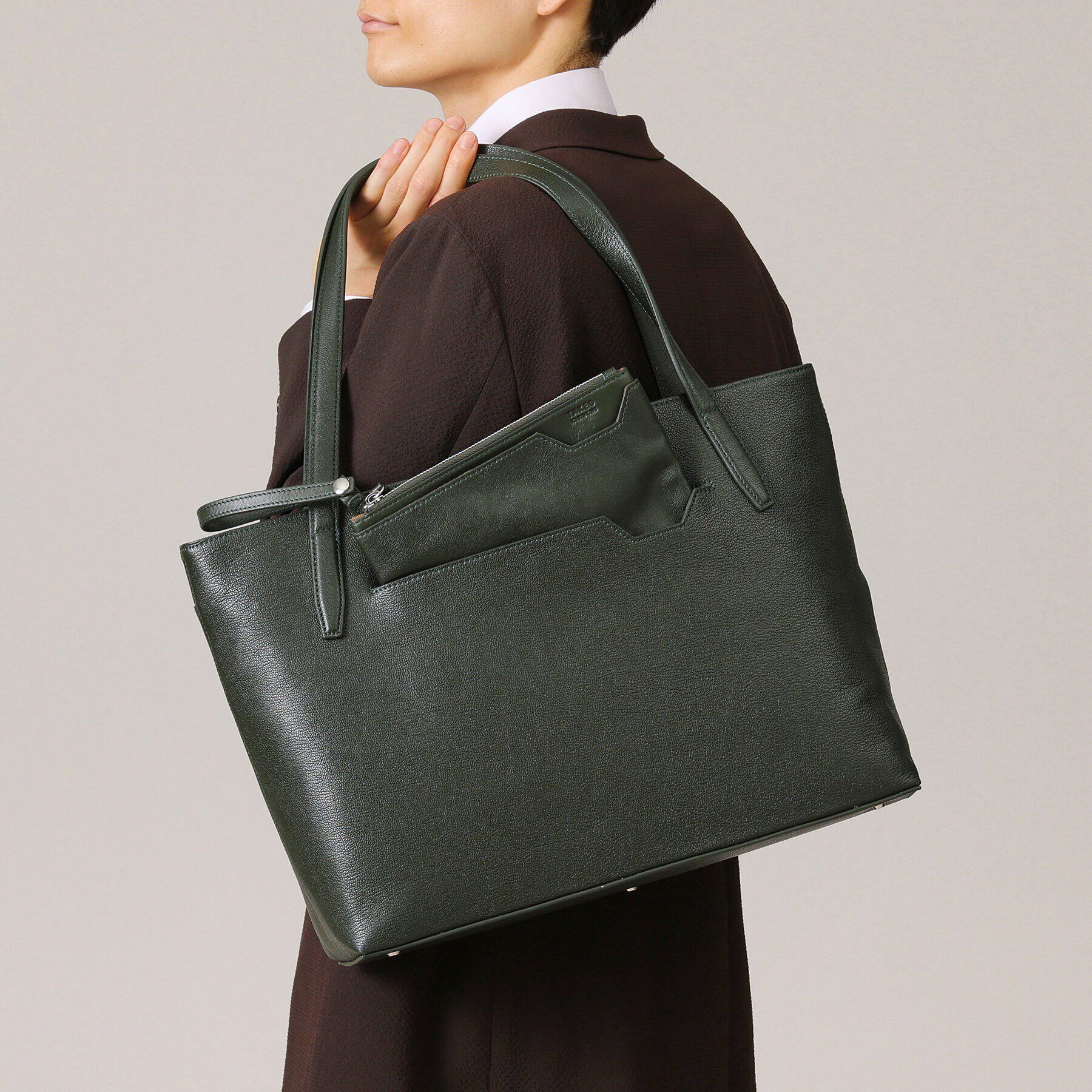 TAKEO KIKUCHI「【ポーチ付き】シュリンクレザートートバッグ」|トートバッグ|グリーン(022)