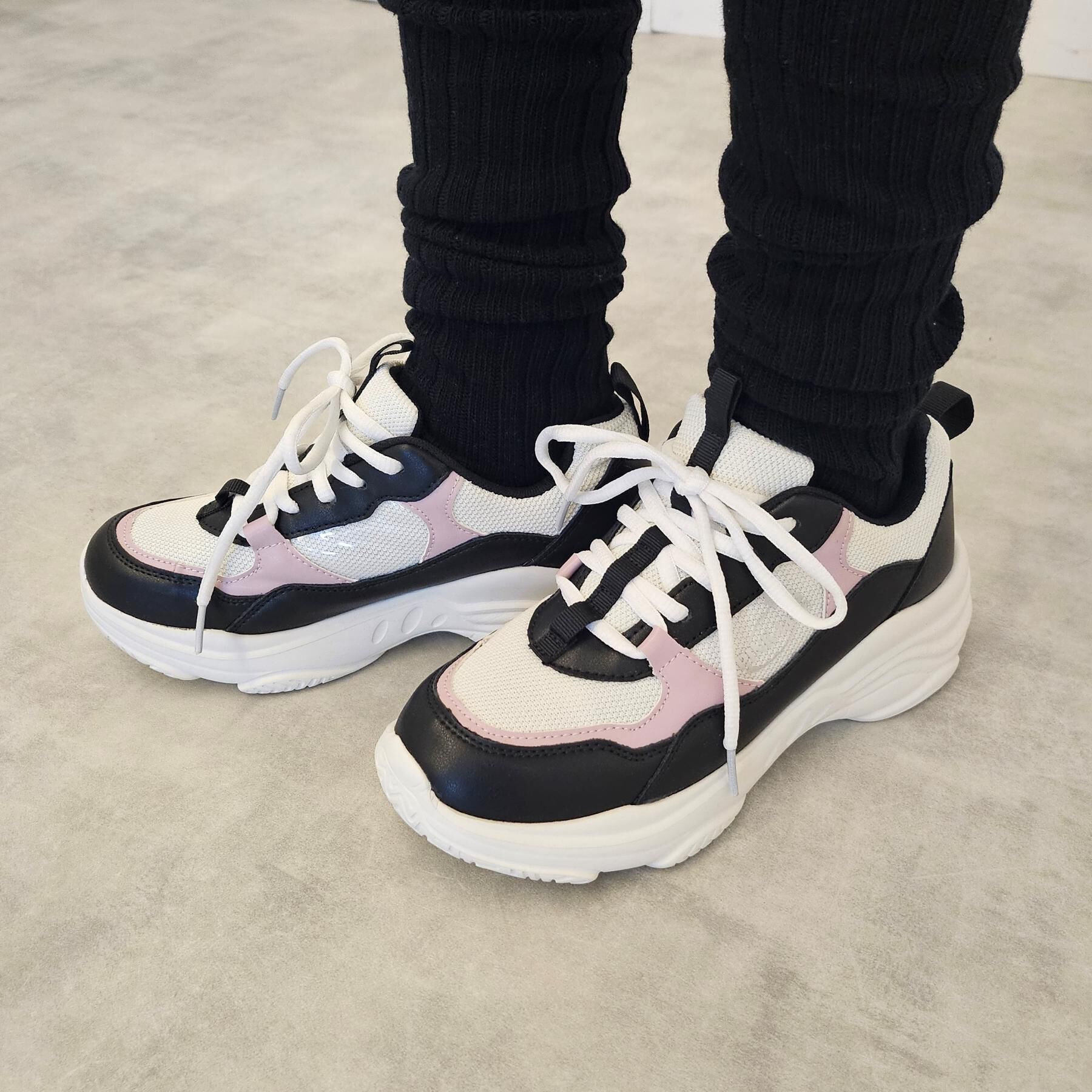 PINK-latte「【軽量/機能インソール】サイドロゴスニーカー」|スニーカー|