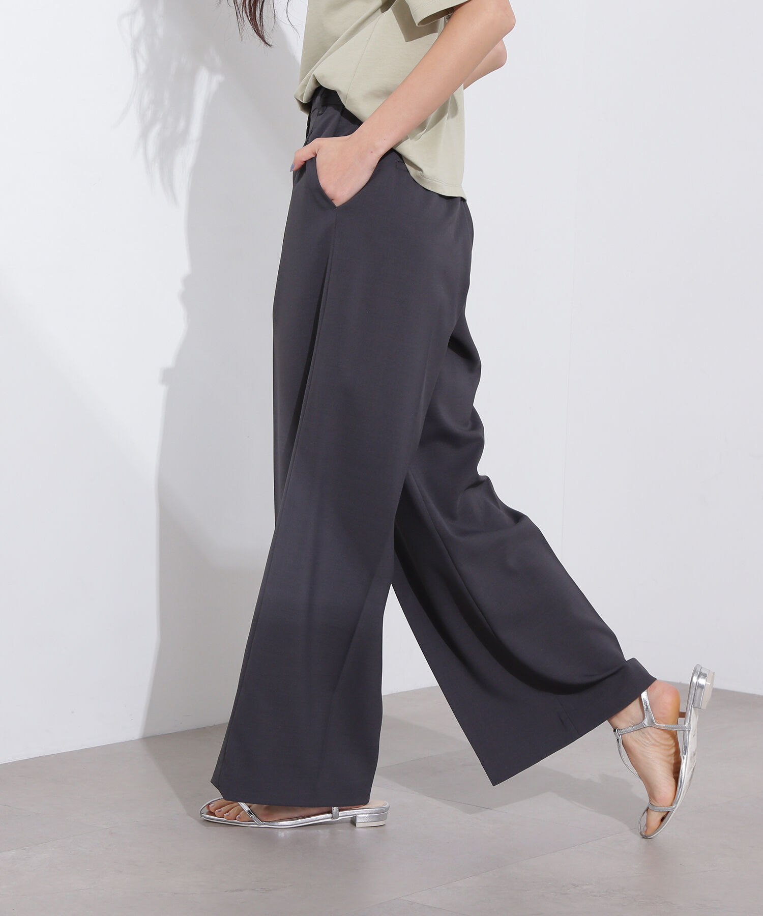  「ライトタックワイドパンツ」|その他|