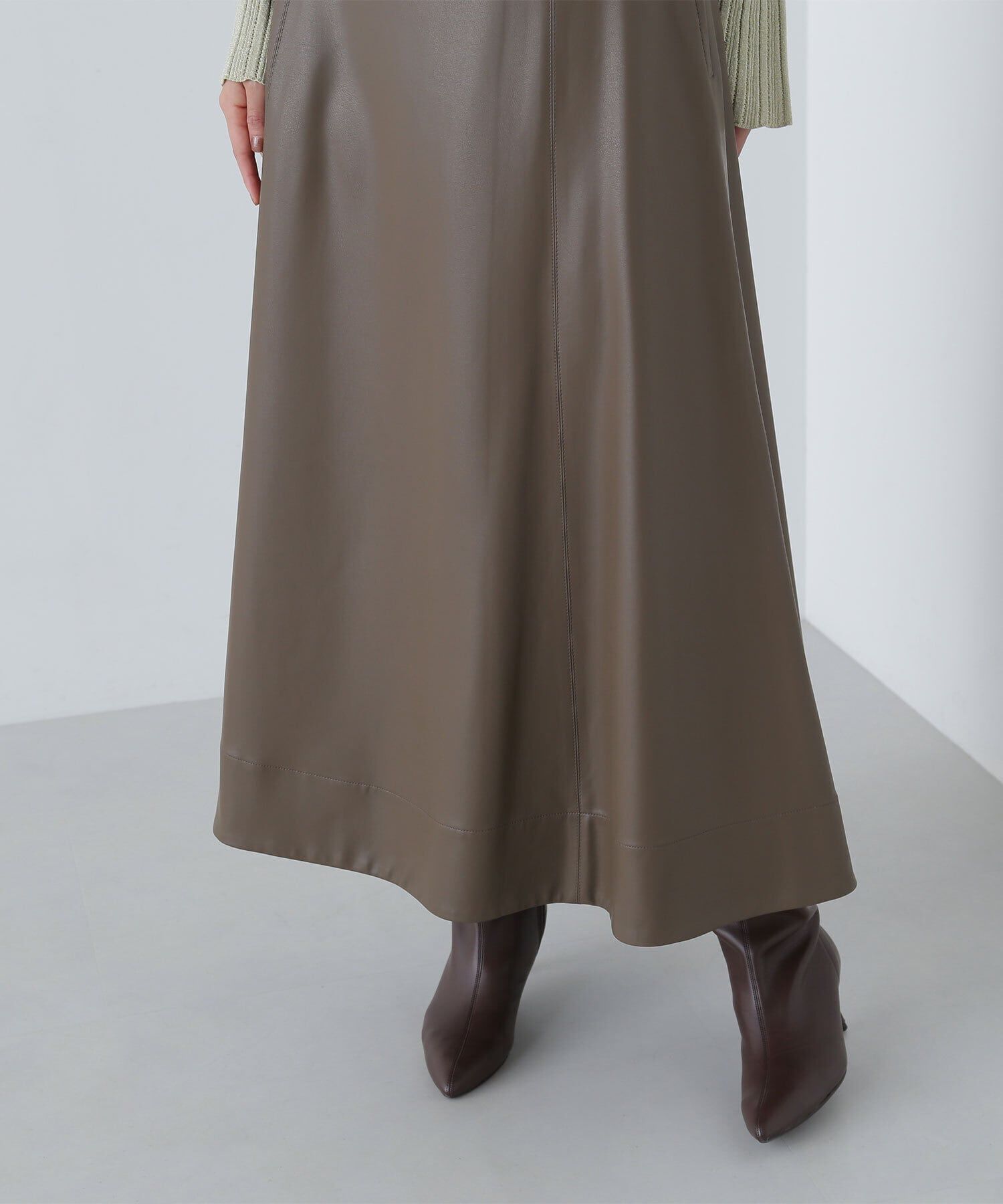  「フェイクレザービスチェ＆スカート」|ワンピース|