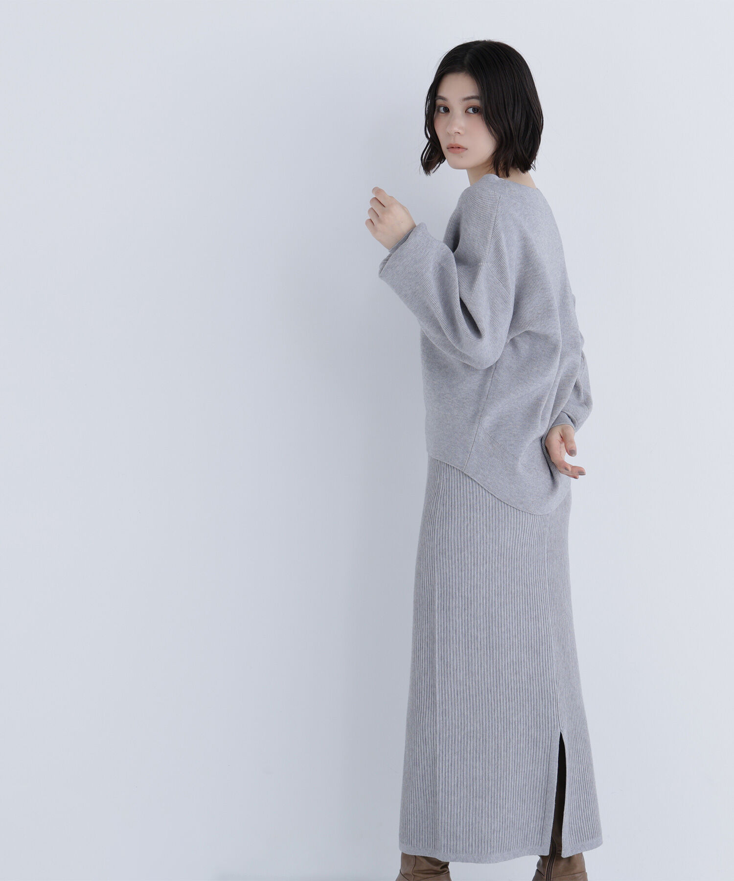  「Vネックフォルムニットセットアップ」|ワンピース|