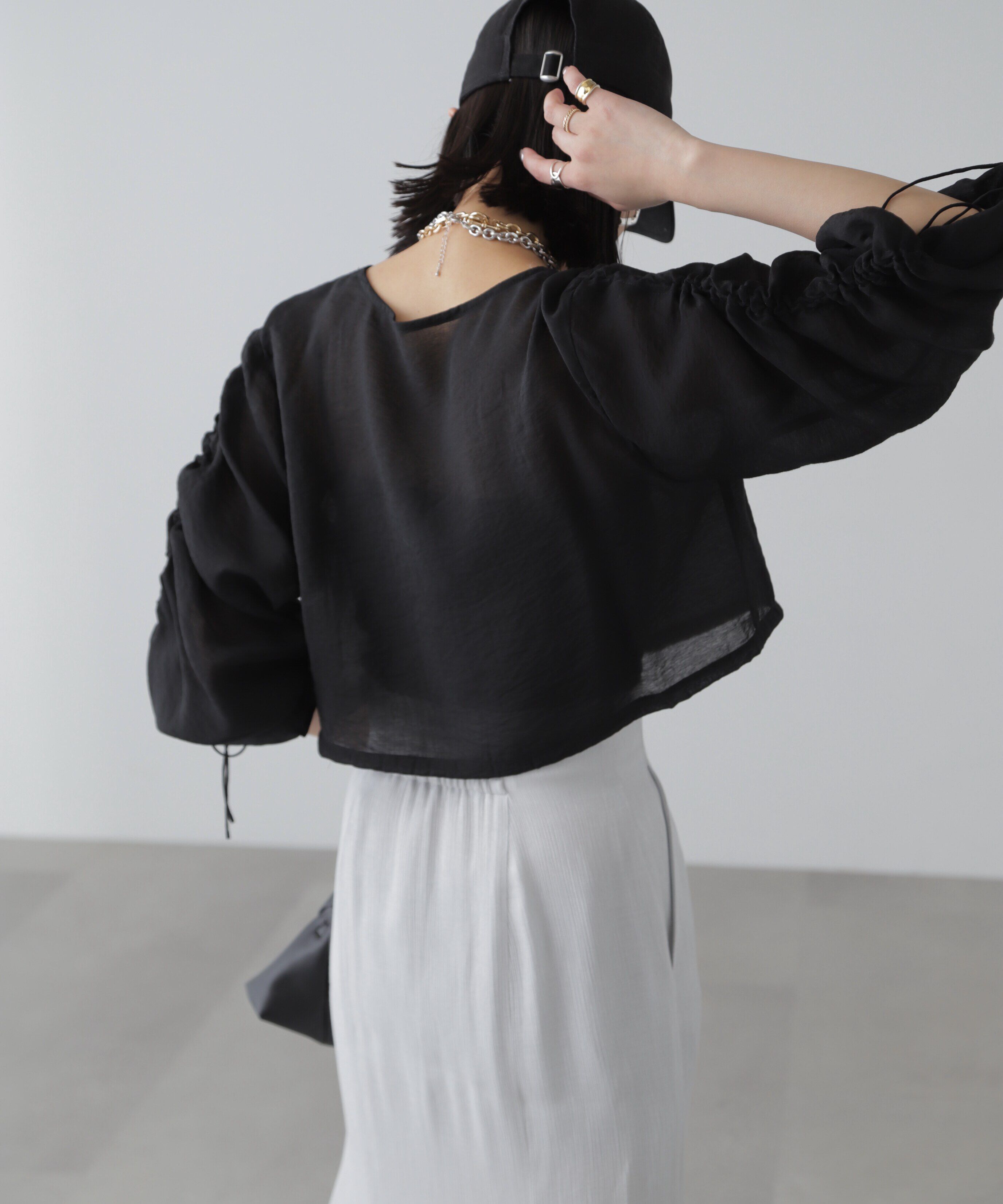  「［グレーカラーWEB限定］袖ドロストギャザーボレロ」|シャツ・ブラウス|