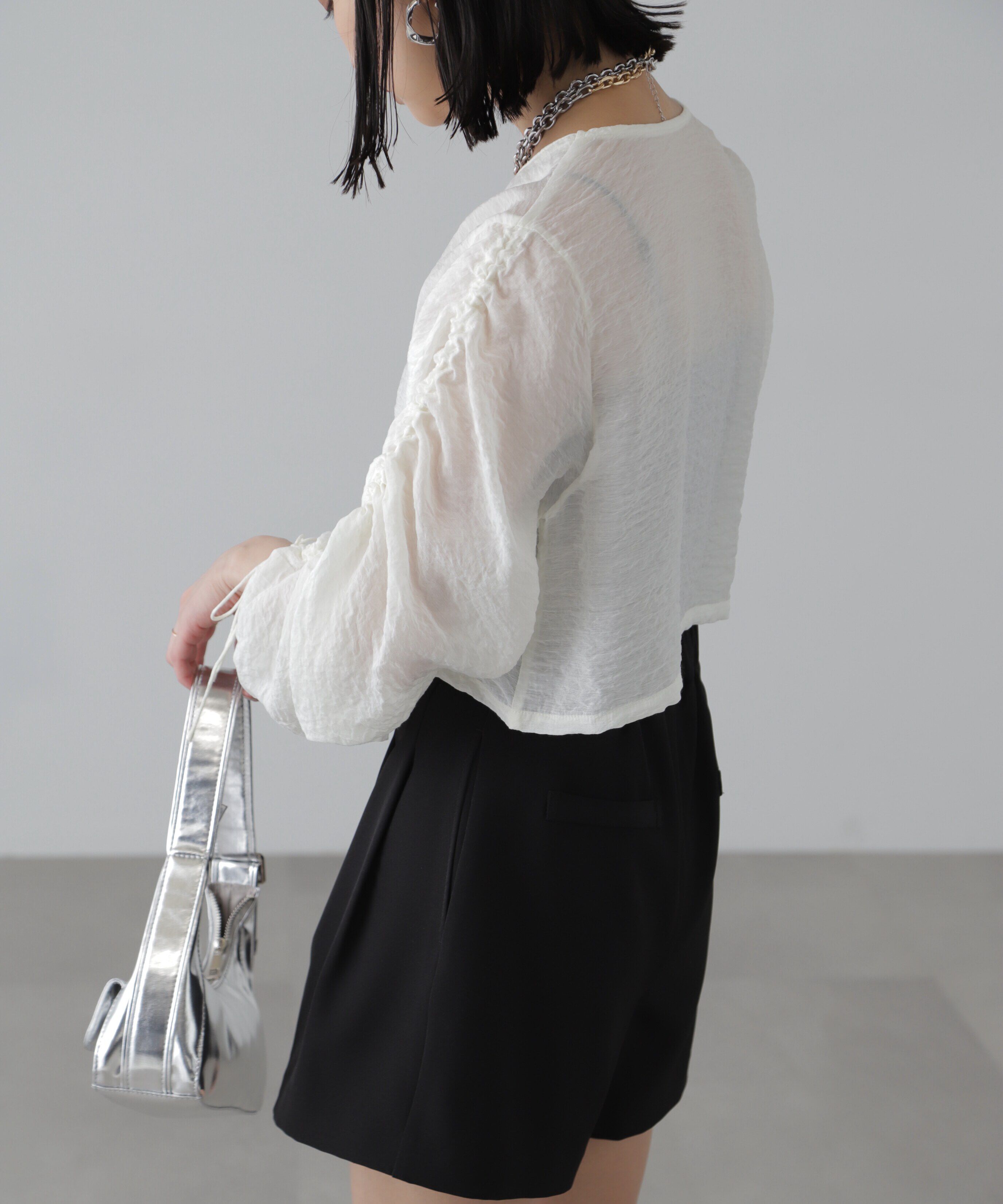  「［グレーカラーWEB限定］袖ドロストギャザーボレロ」|シャツ・ブラウス|