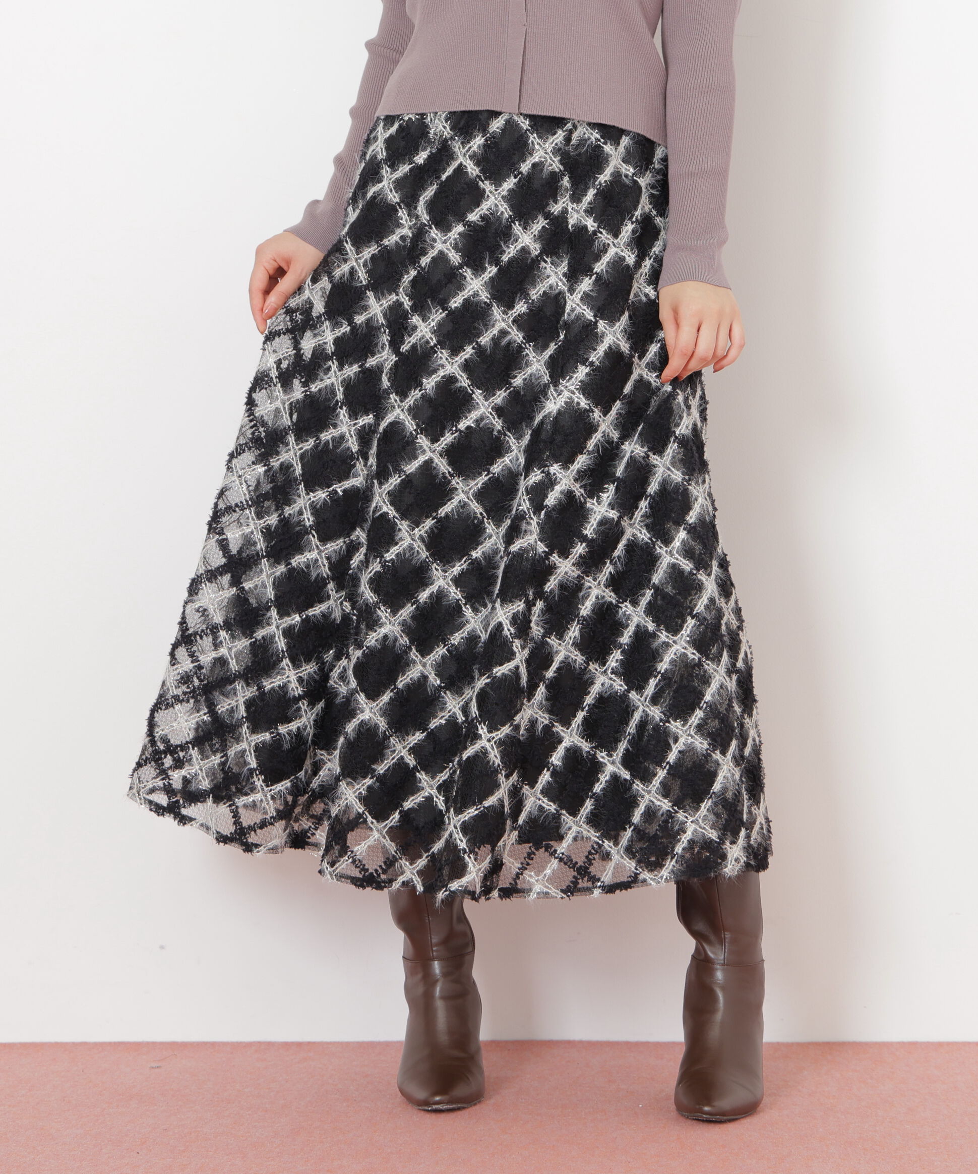  「エンブロイダリーシアーチェック」|スカート|ブラック1