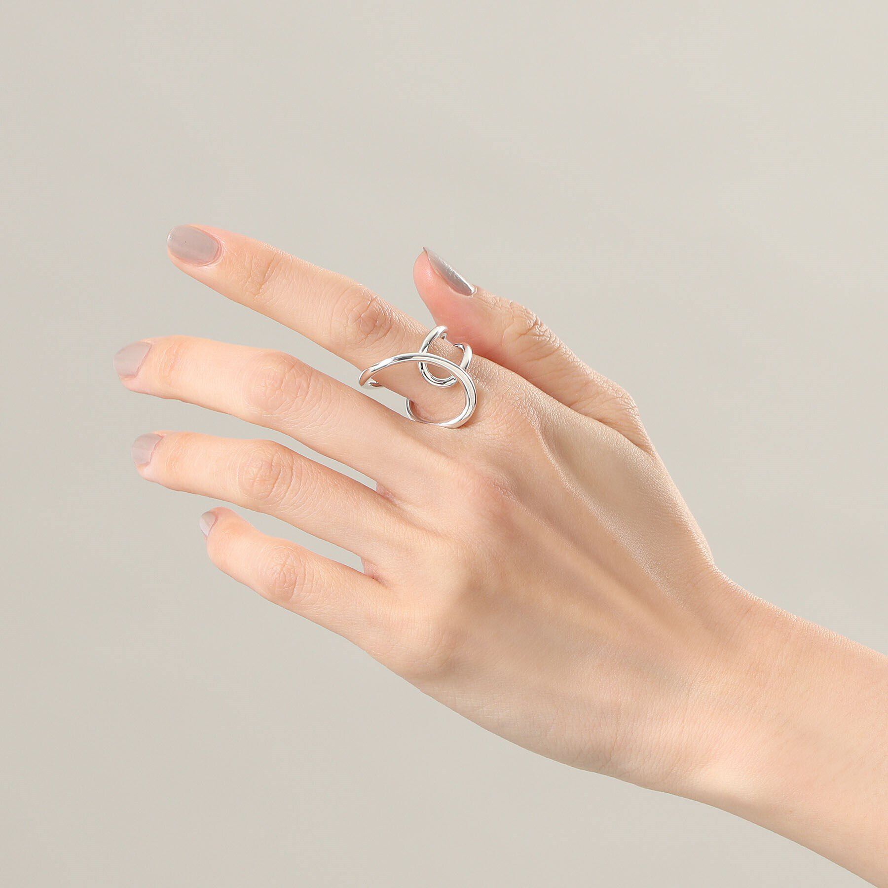 COCOSHNIK ONKITSCH「シルバー ニュアンスライン クロスフロートリング」|リング|
