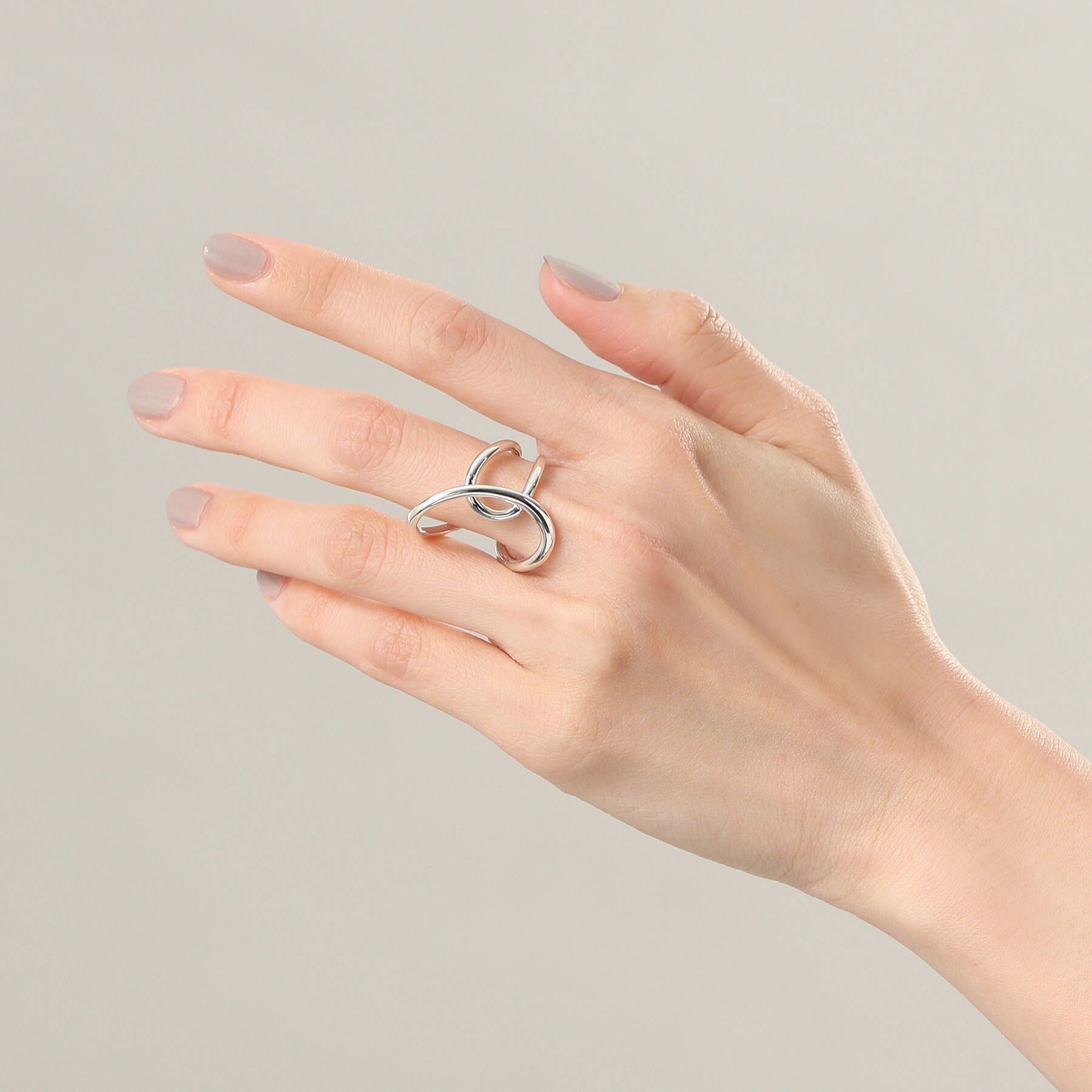 COCOSHNIK ONKITSCH「シルバー ニュアンスライン クロスフロートリング」|リング|