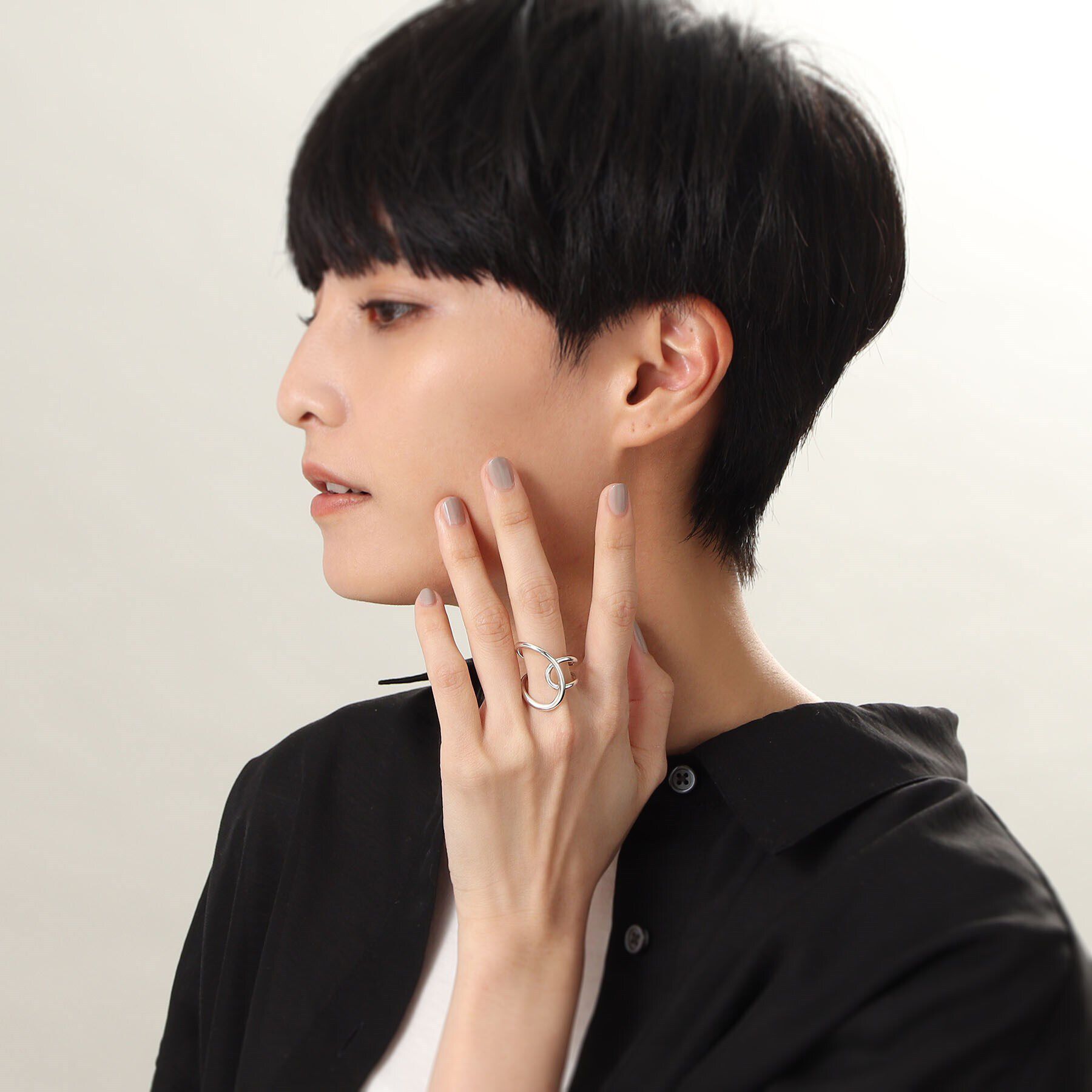 COCOSHNIK ONKITSCH「シルバー ニュアンスライン クロスフロートリング」|リング|
