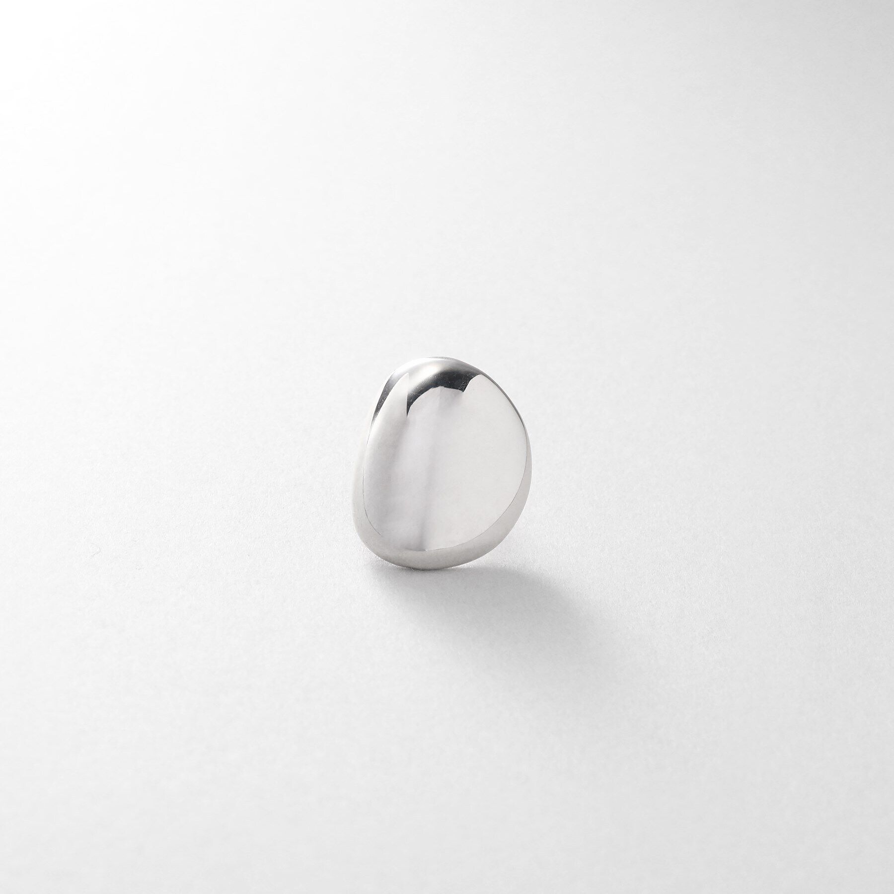 COCOSHNIK ONKITSCH「シルバー ホロウピアス Dシェイプ」|ピアス|