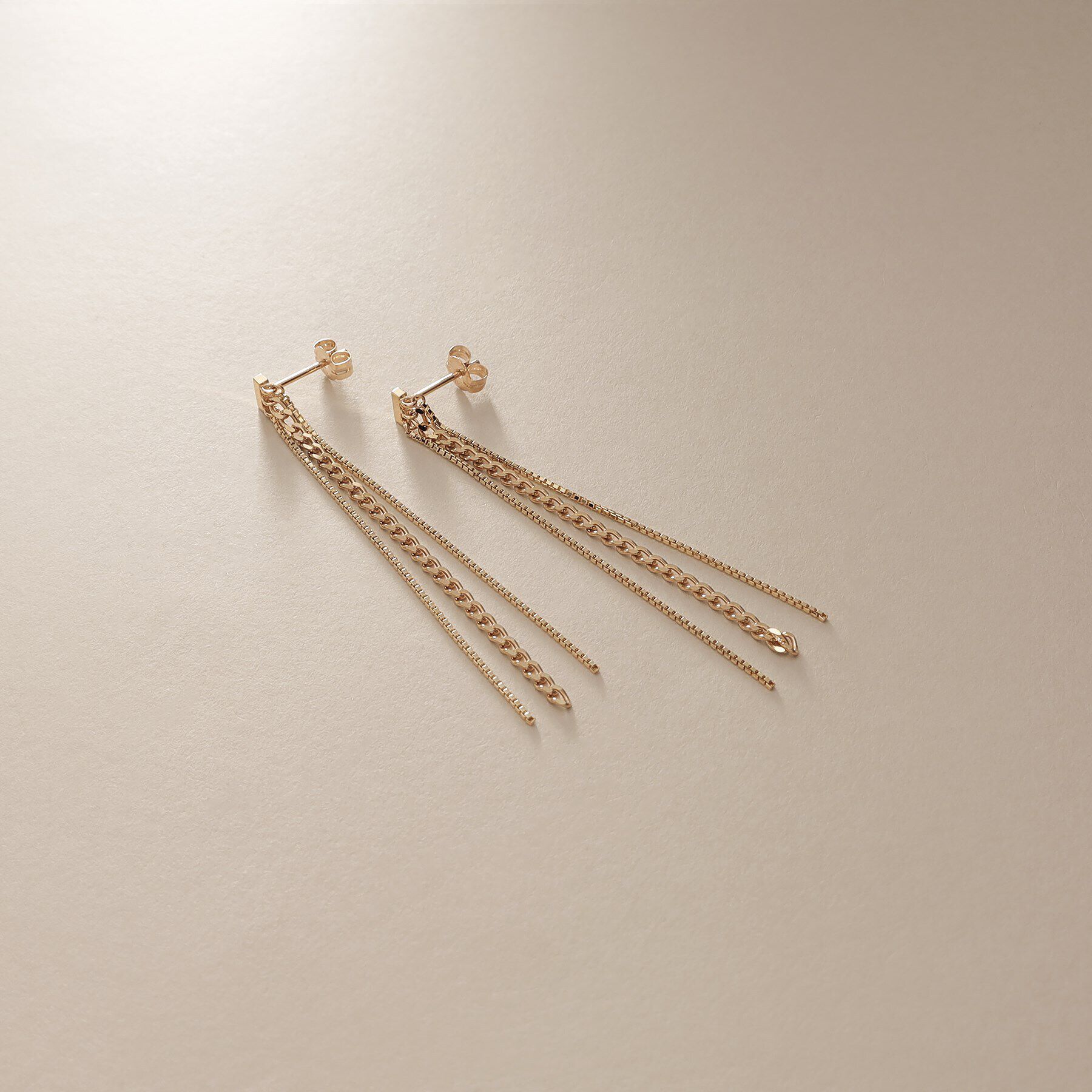 COCOSHNIK「K10キヘイ&times;ベネチアンチェーン スタッドピアス」|ピアス|イエローゴールド(1