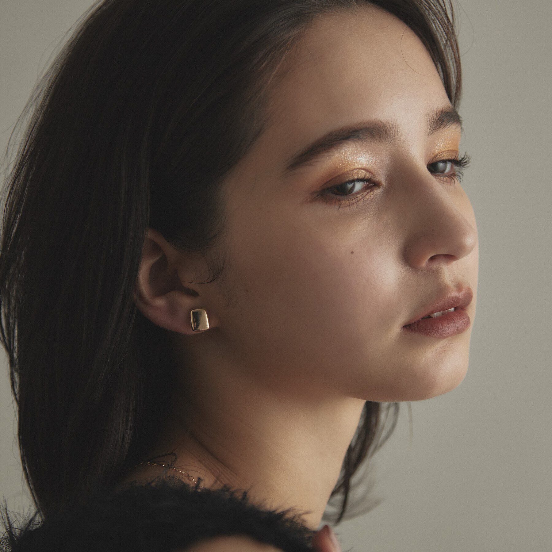 COCOSHNIK「K10中空クッションシェイプ スタッドピアス大」|ピアス|