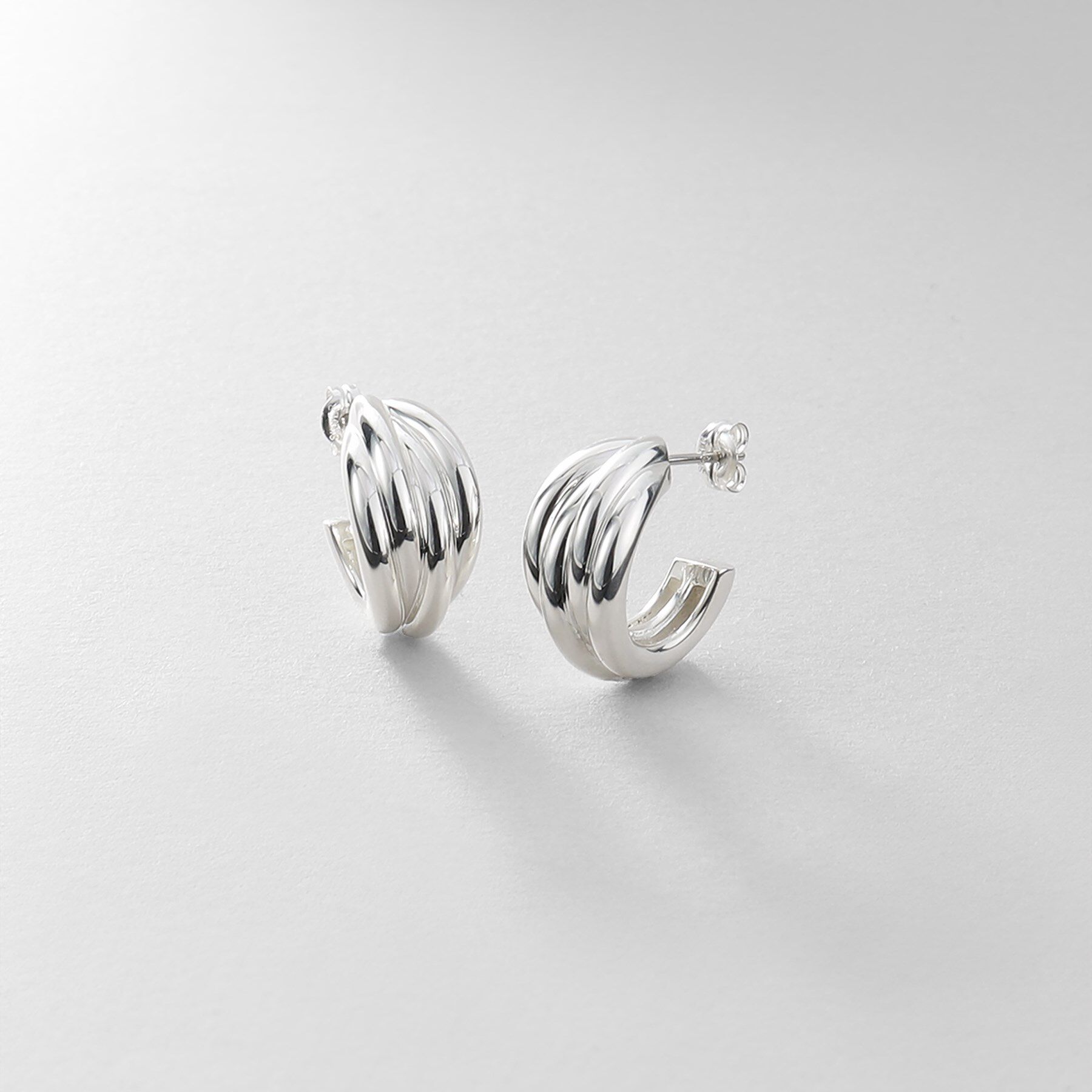 COCOSHNIK ONKITSCH「シルバー スモールフープ タングルドピアス」|ピアス|シルバー(600)