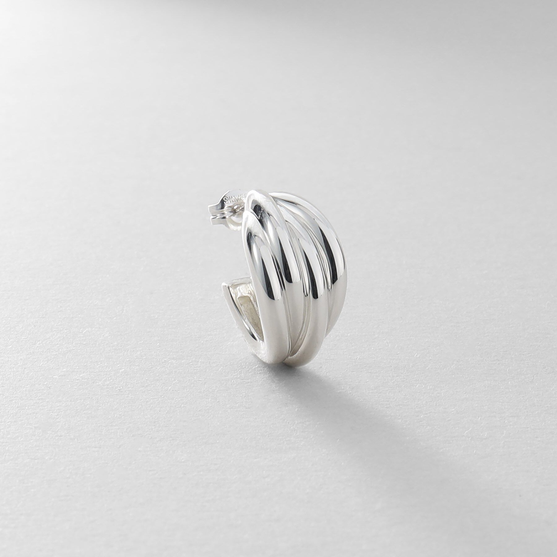 COCOSHNIK ONKITSCH「シルバー スモールフープ タングルドピアス」|ピアス|