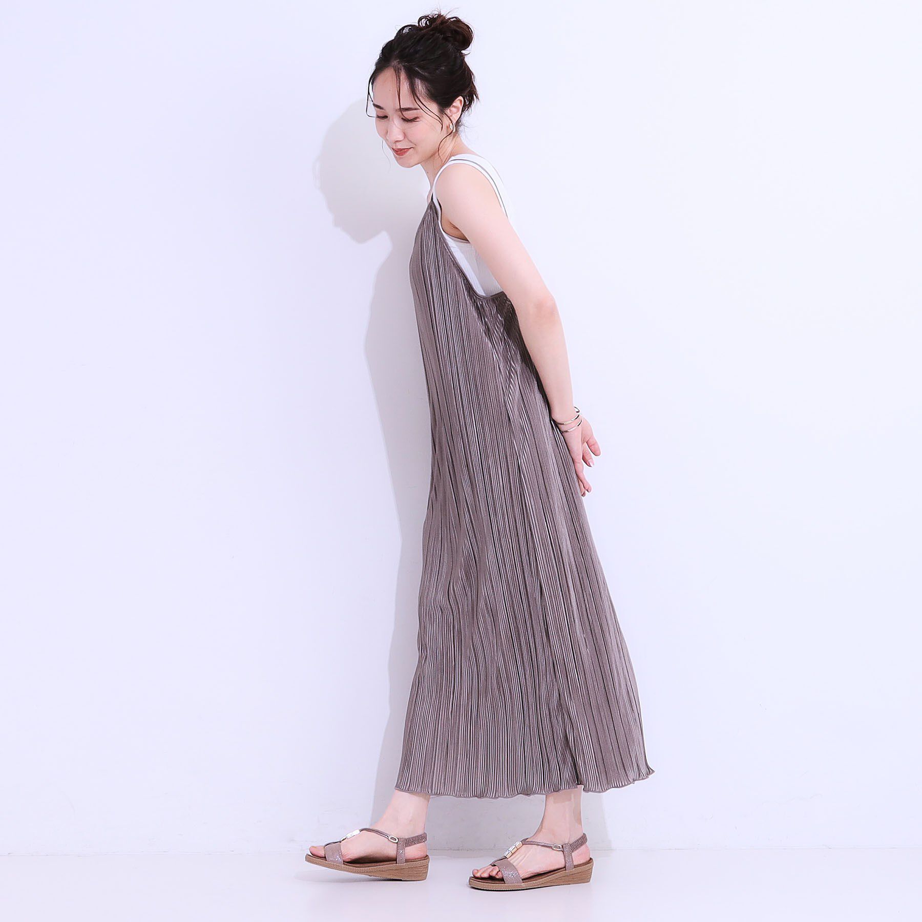 SHOO･LA･RUE「【S-LL】大人の楽ちんスタイルに プリーツキャミワンピース」|ワンピース|