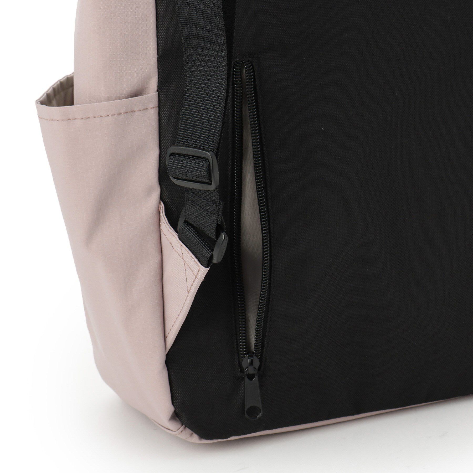 ITS&rsquo;DEMO「【撥水／A4対応】リップストップ10ポケットリュック」|リュック|