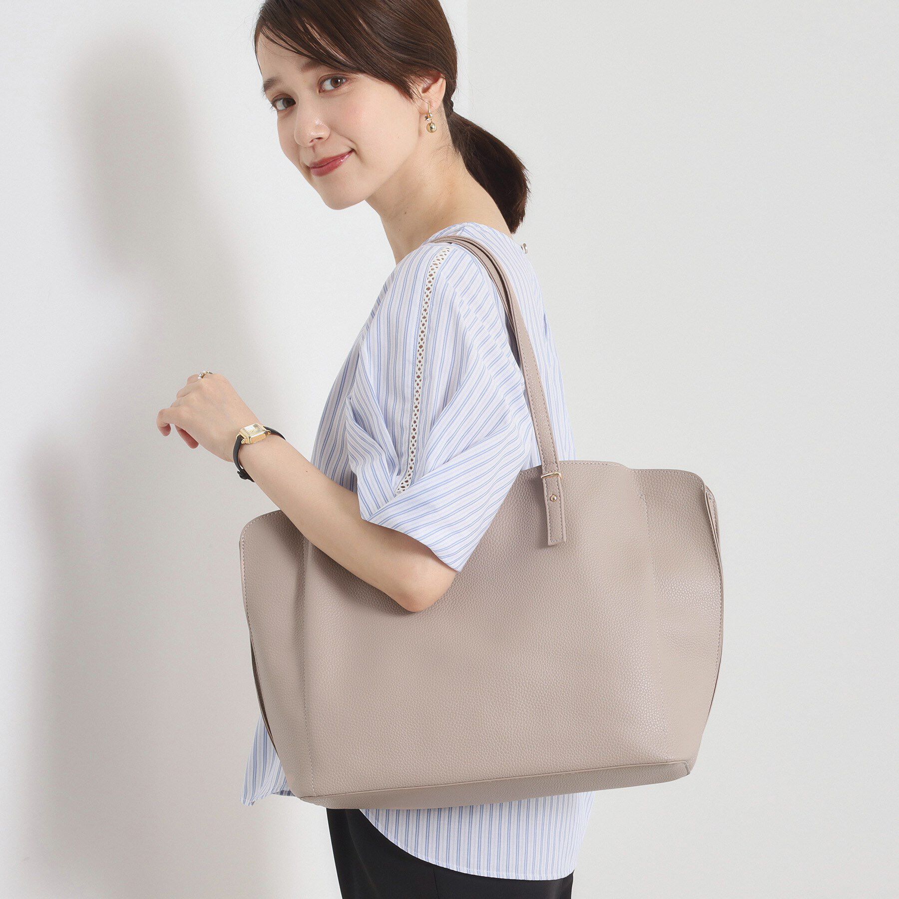 ITS&rsquo;DEMO「＜かるバッグ＞横型A4トート【通勤／PC対応】」|トートバッグ|